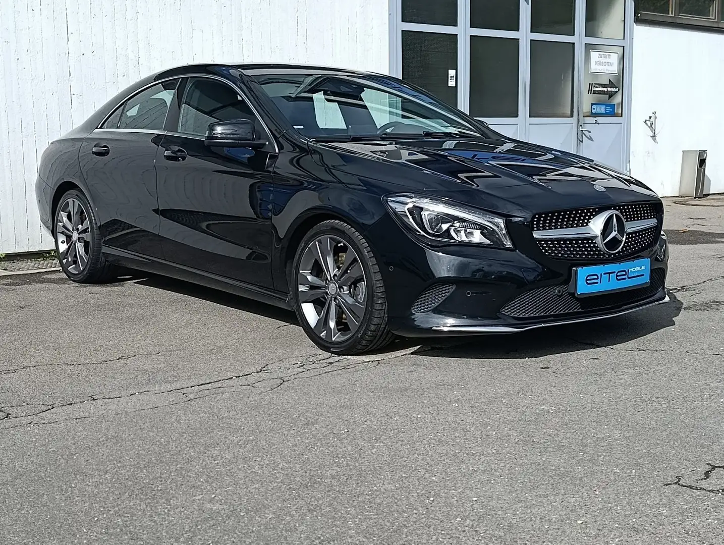 Mercedes-Benz CLA 250 Urban Panorama Navi LED SHZ Negro - 2