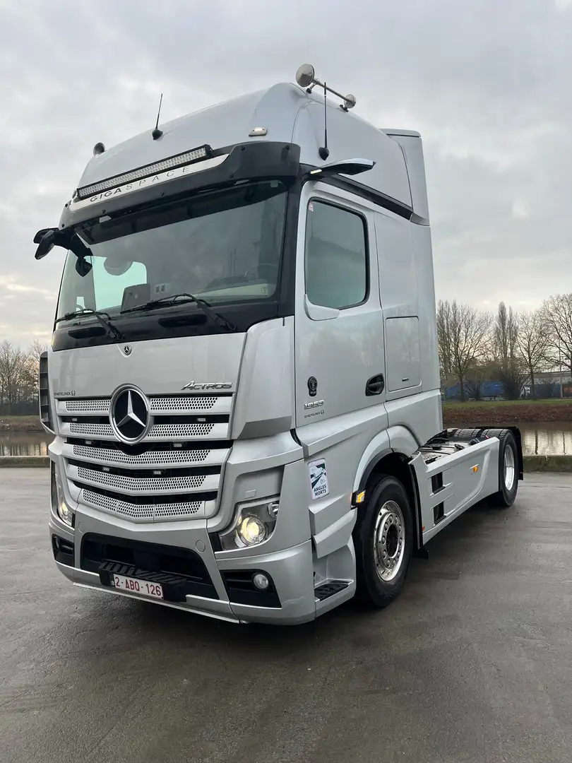 Mercedes-Benz Actros 1953 Gris - 1