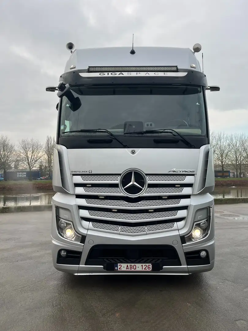 Mercedes-Benz Actros 1953 Gris - 2
