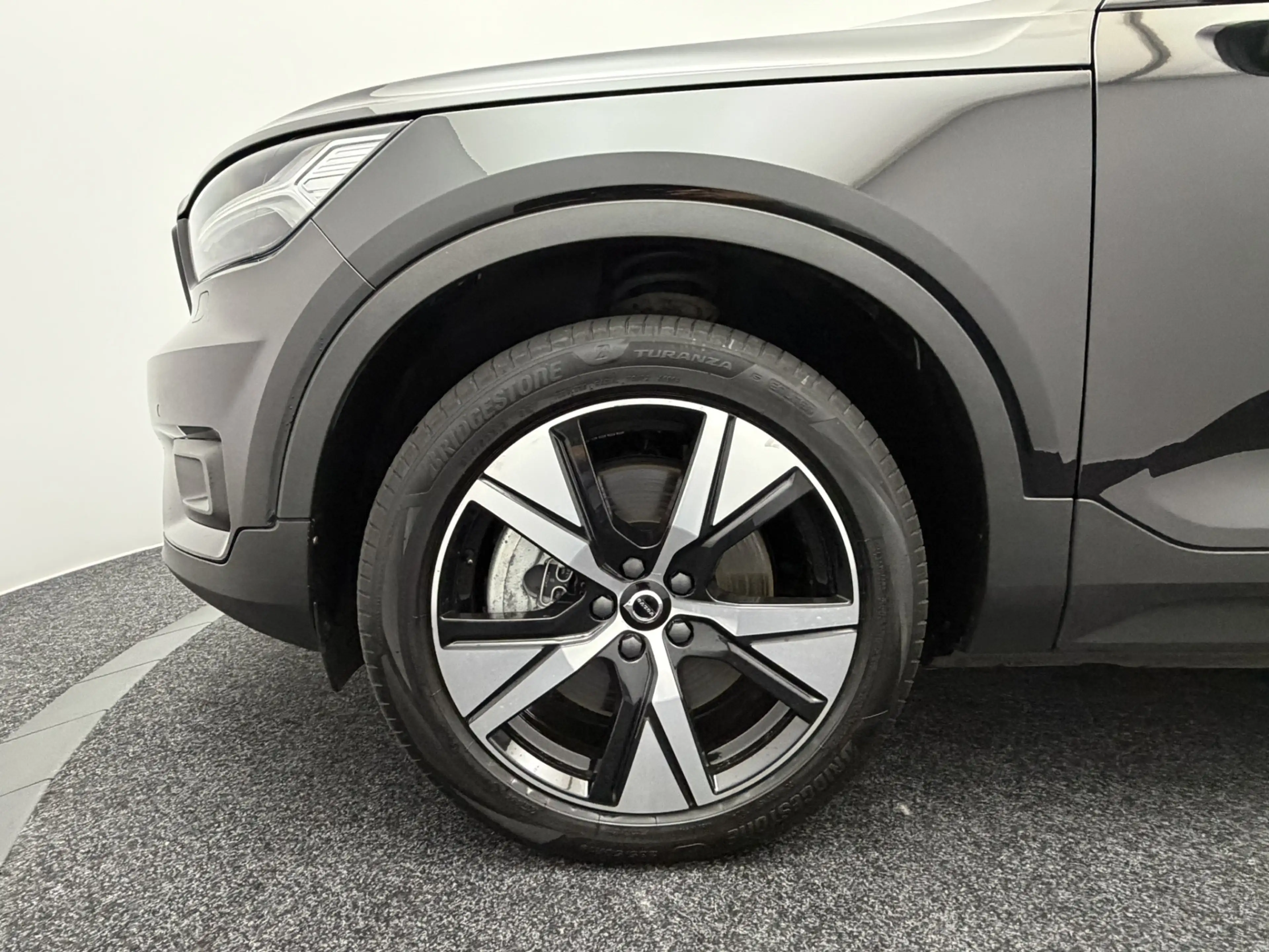Volvo XC40 Recharge P8 AWD R-Design 408PK SOH 93,3% | Trekhaa — photo 29