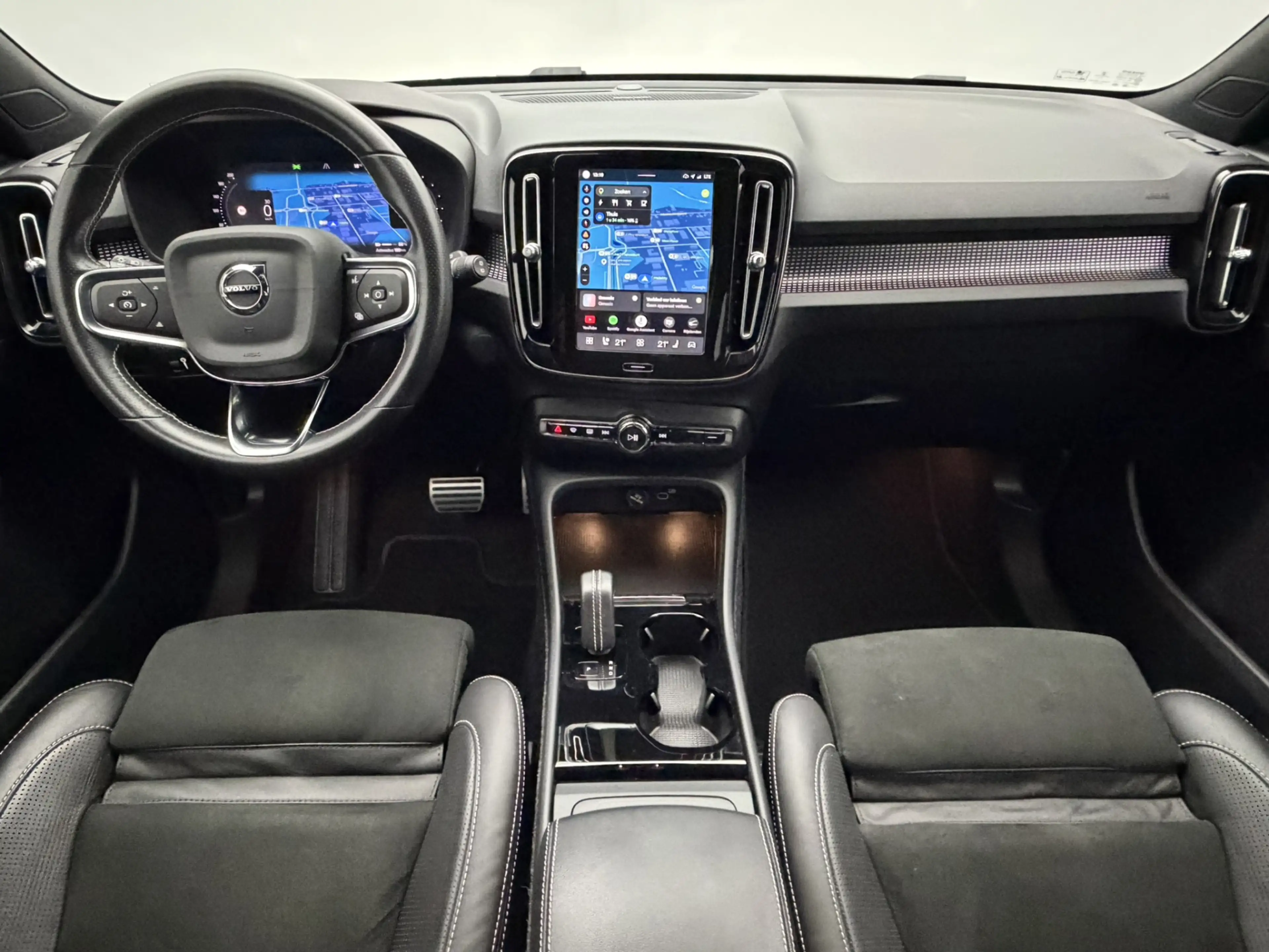 Volvo XC40 Recharge P8 AWD R-Design 408PK SOH 93,3% | Trekhaa — photo 3