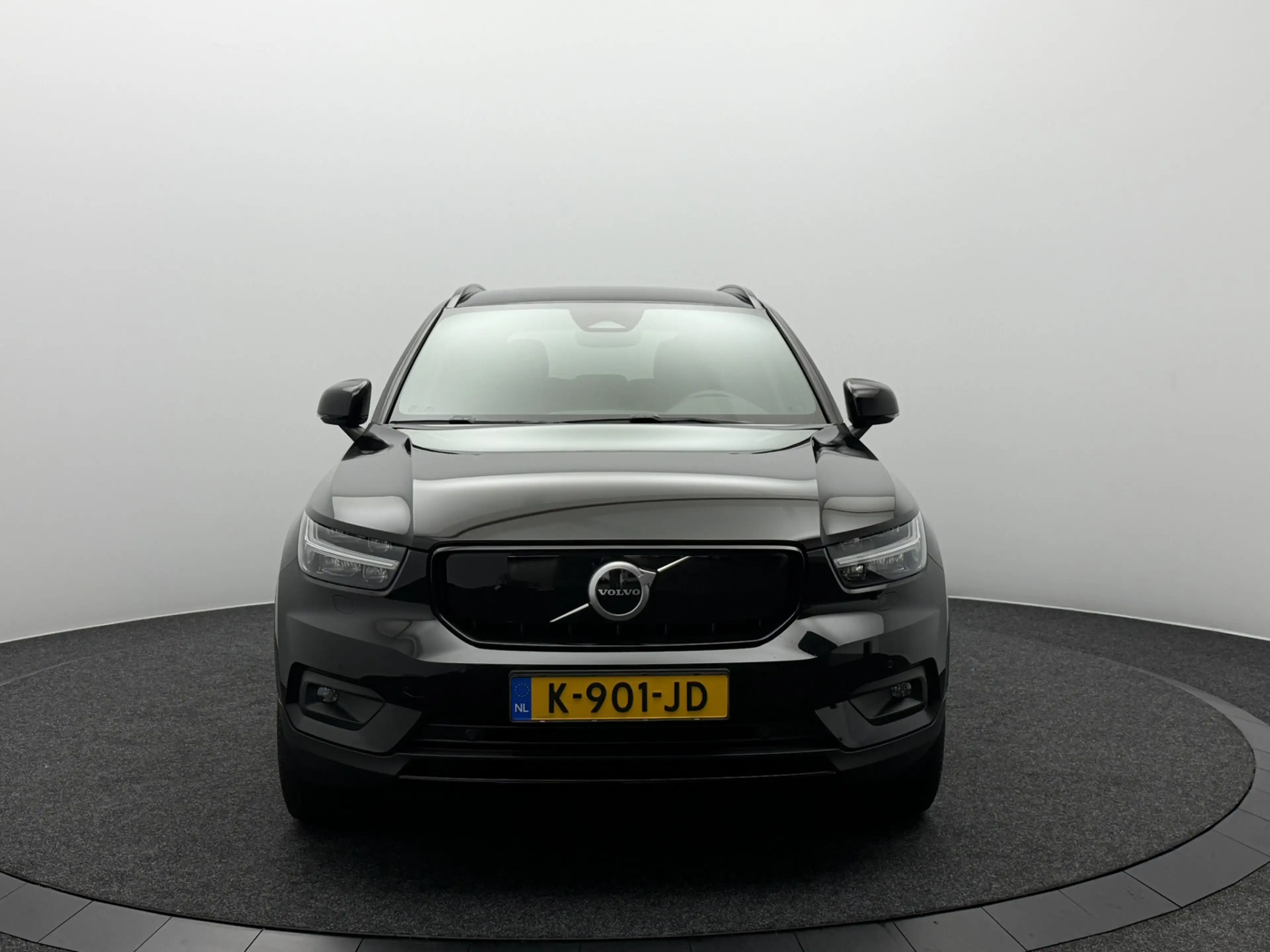 Volvo XC40 Recharge P8 AWD R-Design 408PK SOH 93,3% | Trekhaa — photo 23