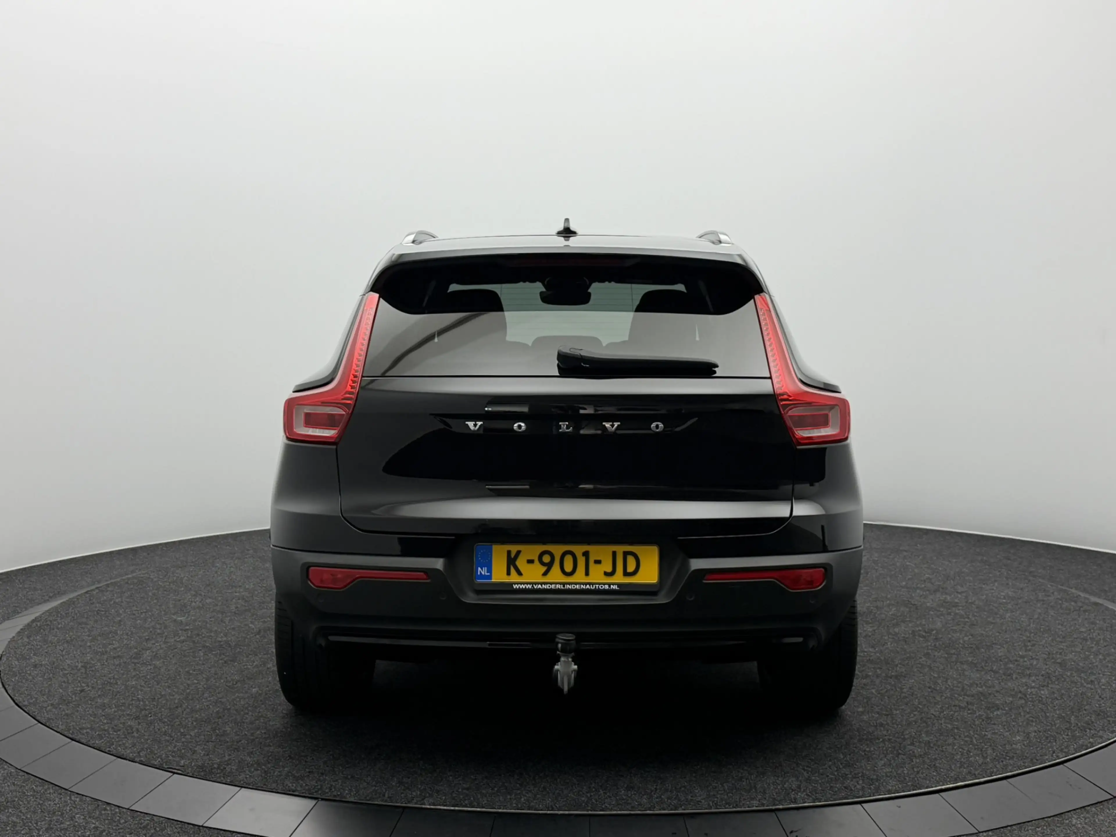 Volvo XC40 Recharge P8 AWD R-Design 408PK SOH 93,3% | Trekhaa — photo 31