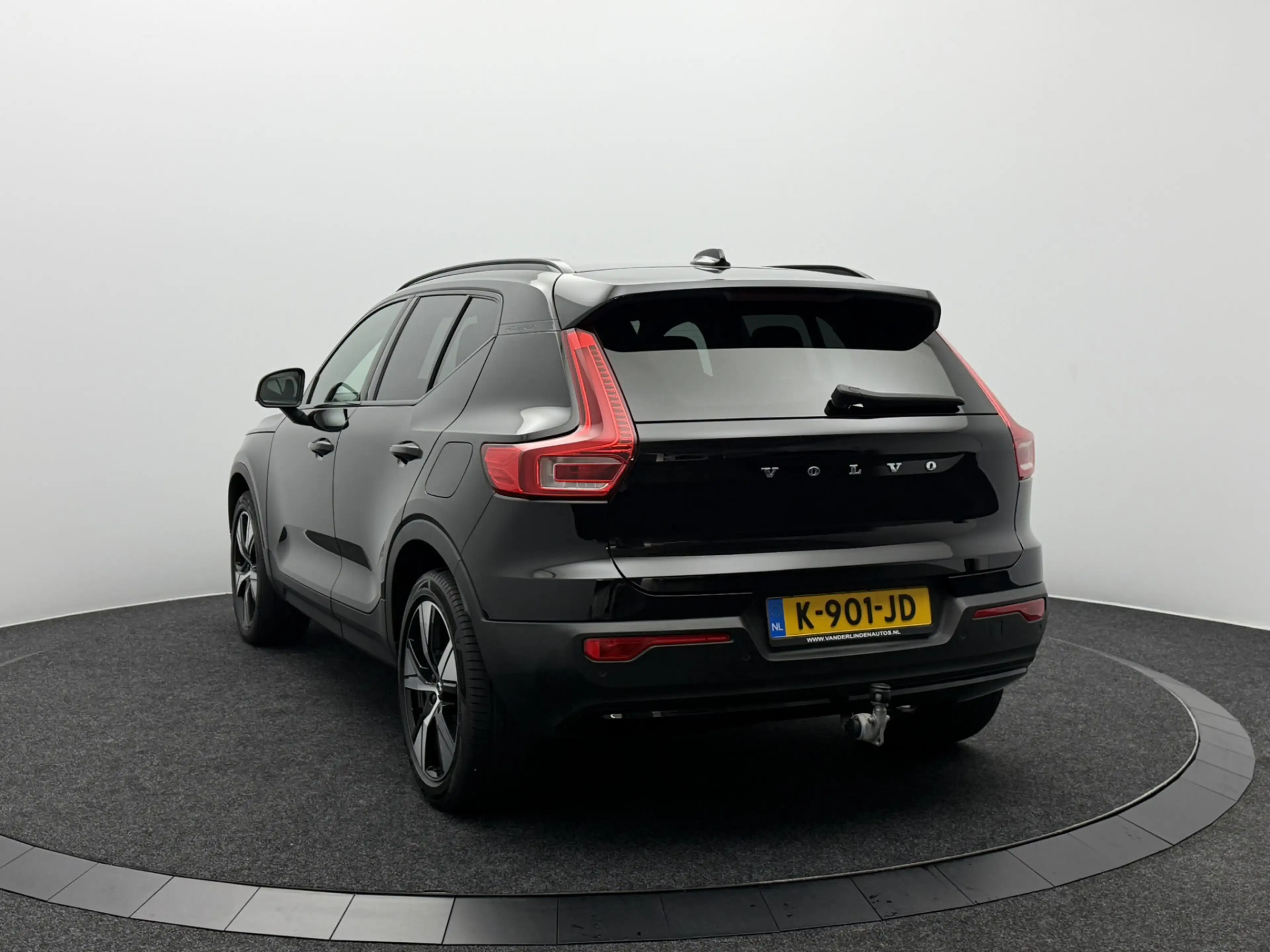 Volvo XC40 Recharge P8 AWD R-Design 408PK SOH 93,3% | Trekhaa — photo 6