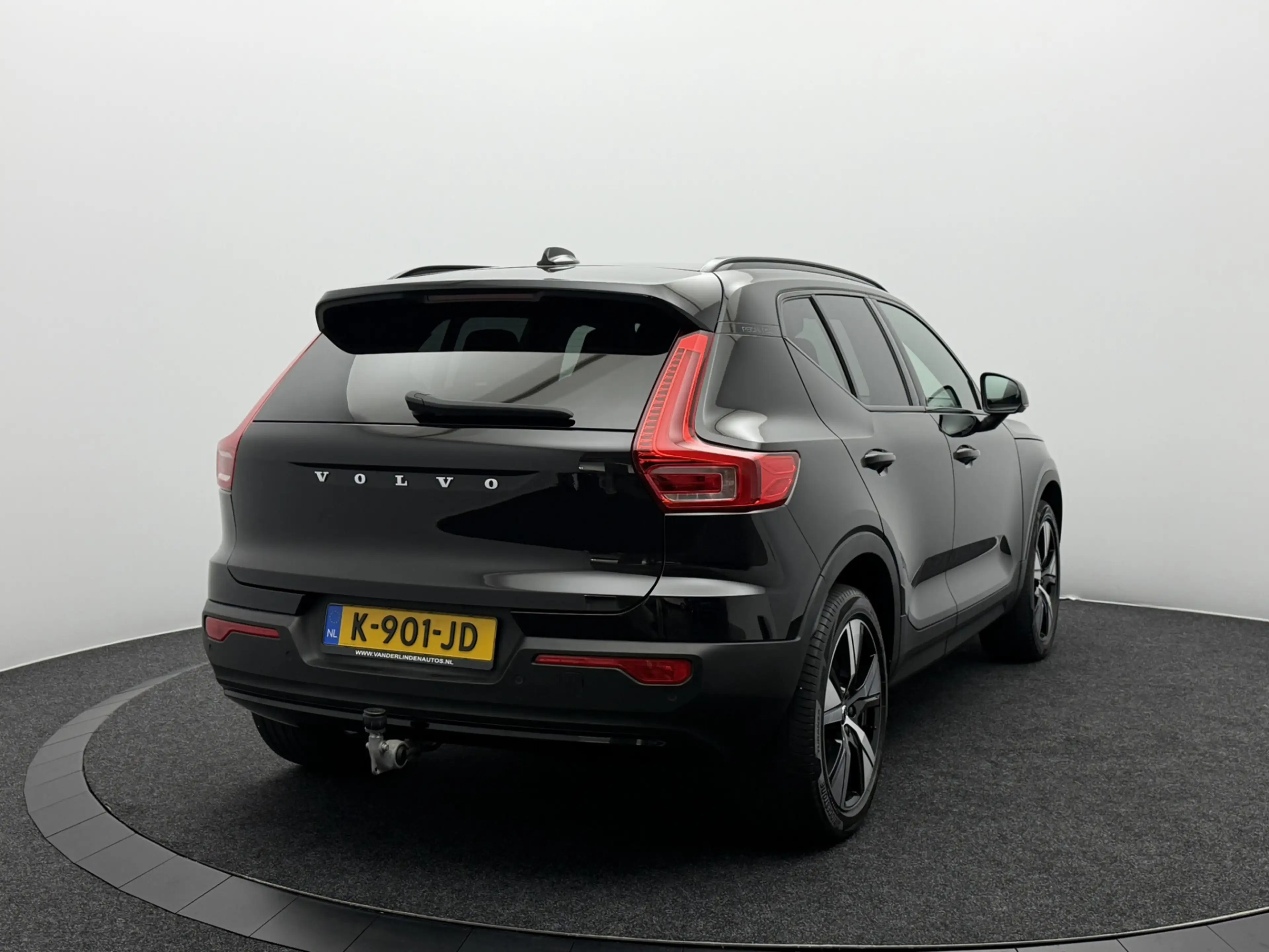 Volvo XC40 Recharge P8 AWD R-Design 408PK SOH 93,3% | Trekhaa — photo 5