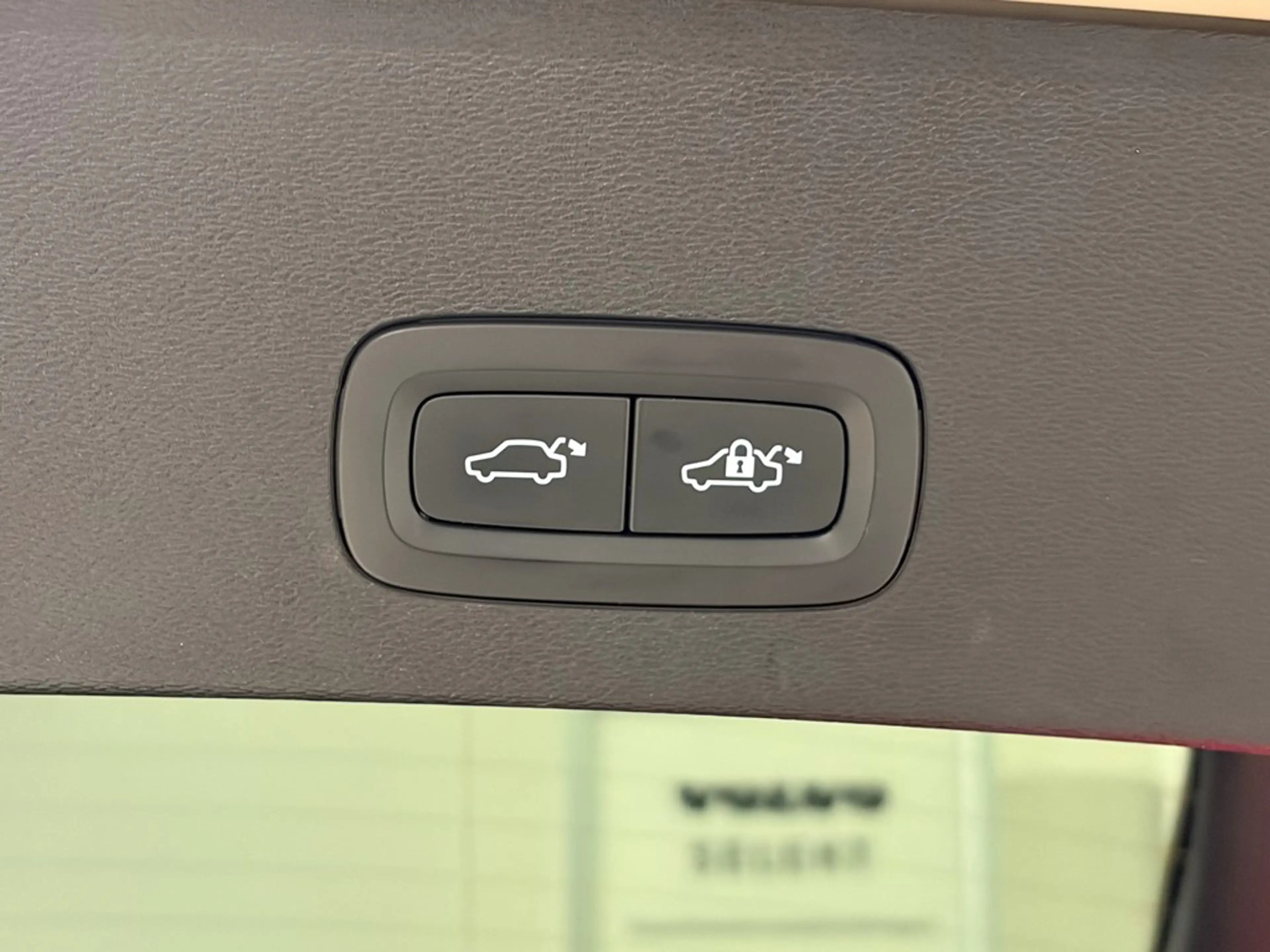 Volvo EC40 Recharge Extended Range — photo 10