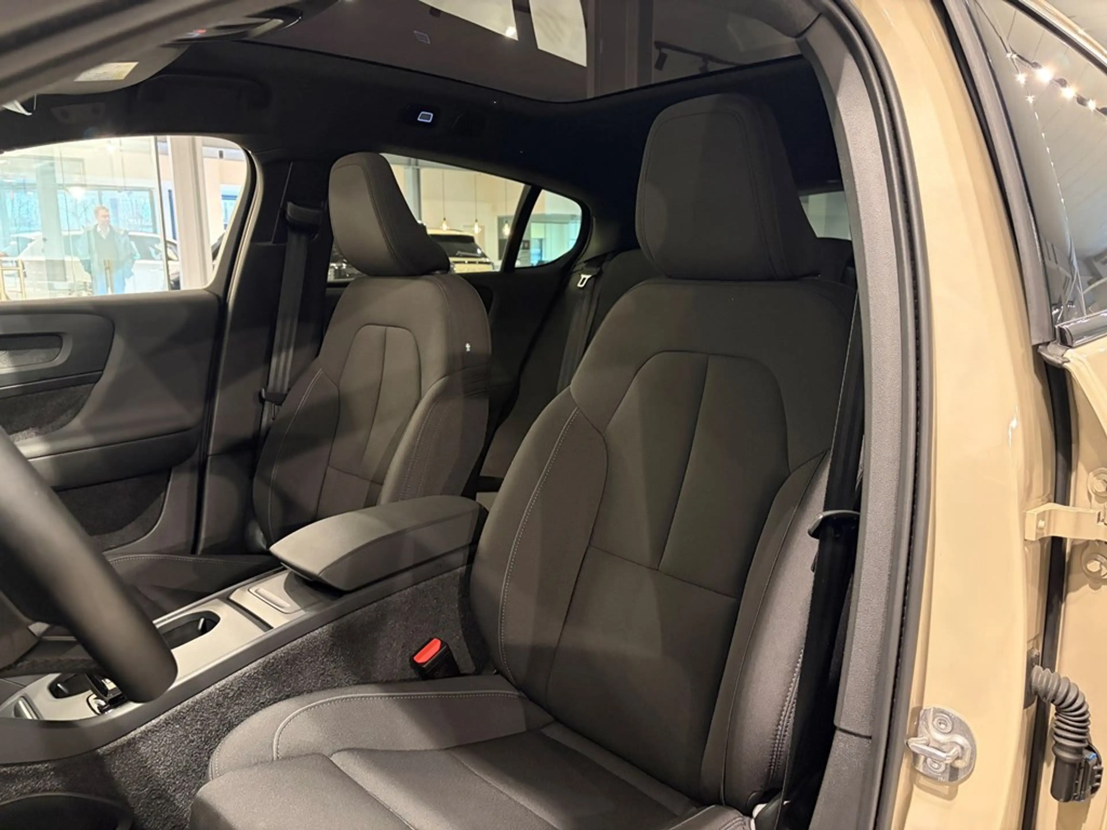 Volvo EC40 Recharge Extended Range — photo 5