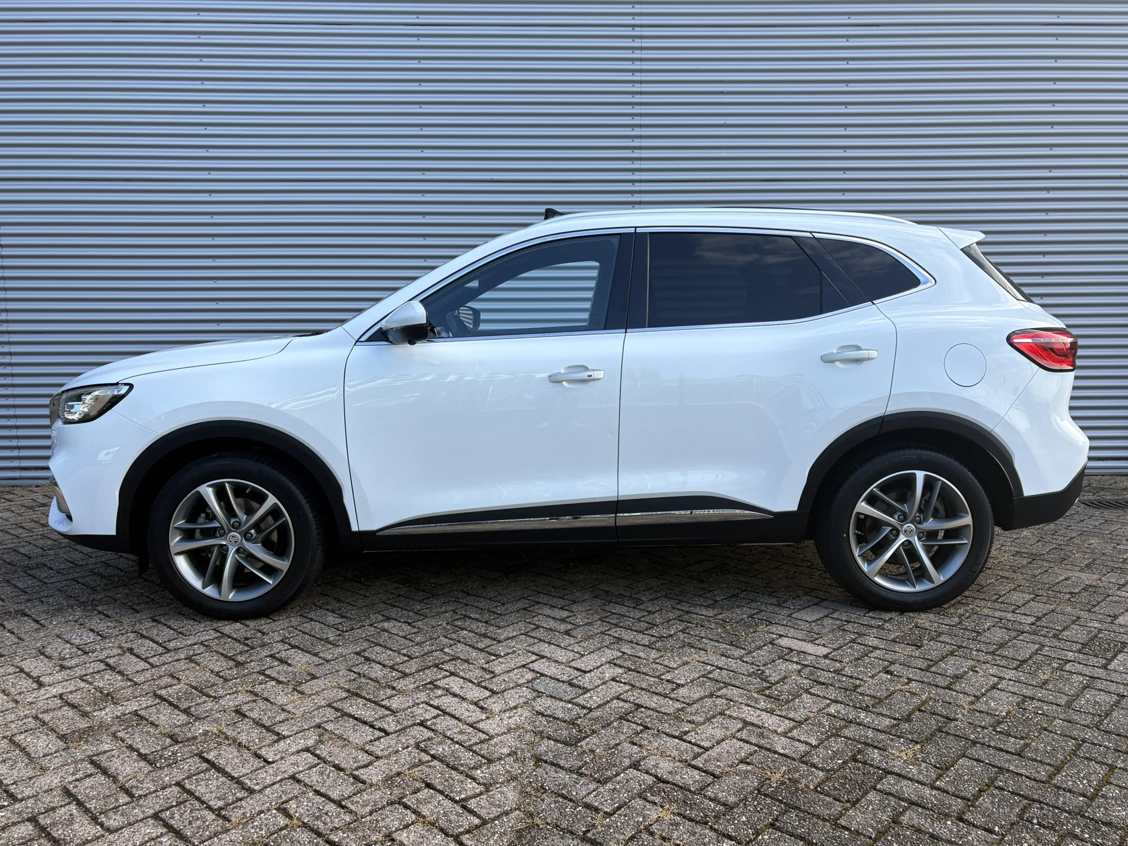 MG EHS 1.5 TGDI Luxury | Panorama Dak | Navi | Camera | A — photo 2