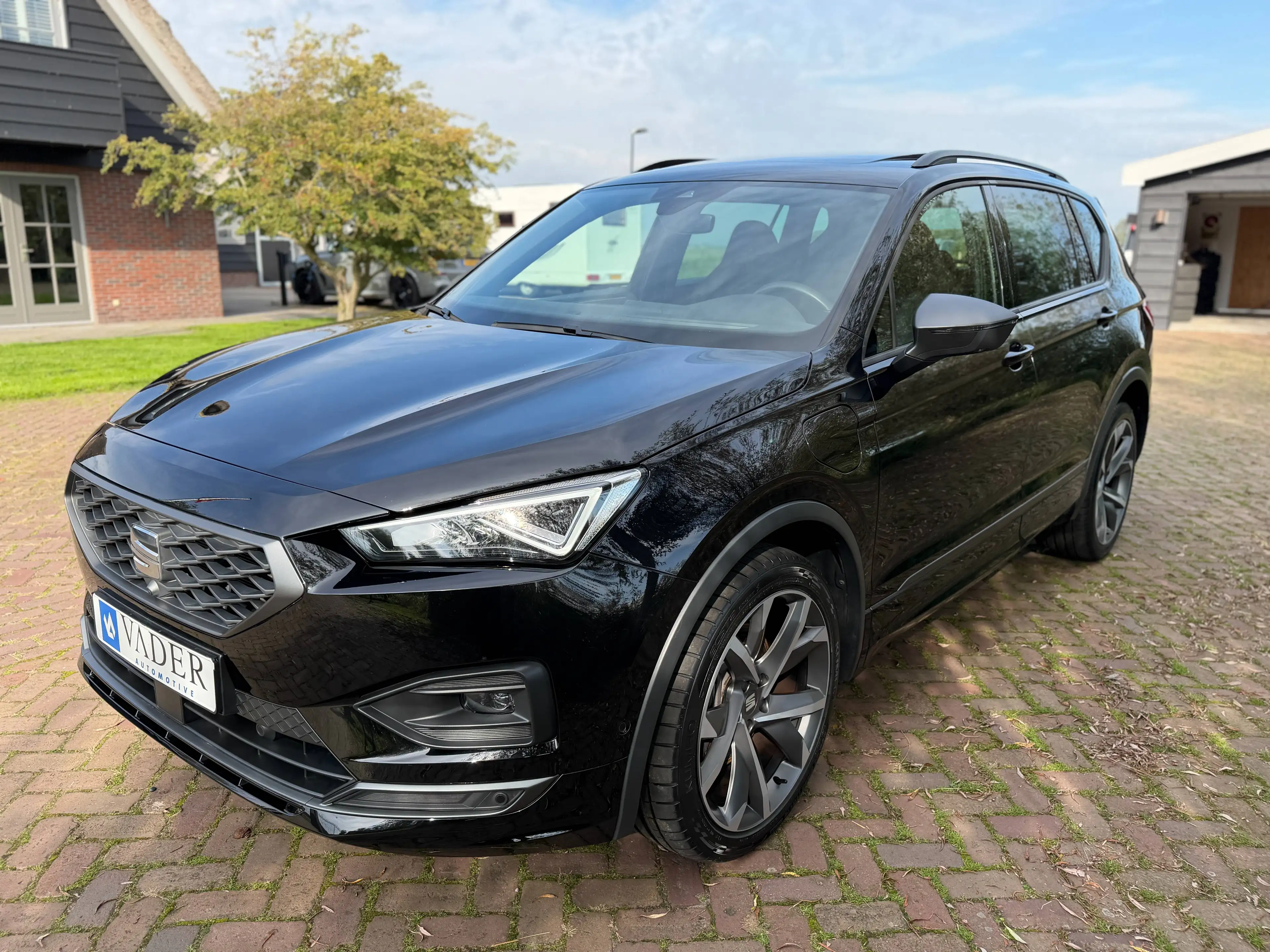 SEAT Tarraco 1.4 TSI e-Hybrid PHEV FR Pano Trkh 360 Pack XL — photo 4