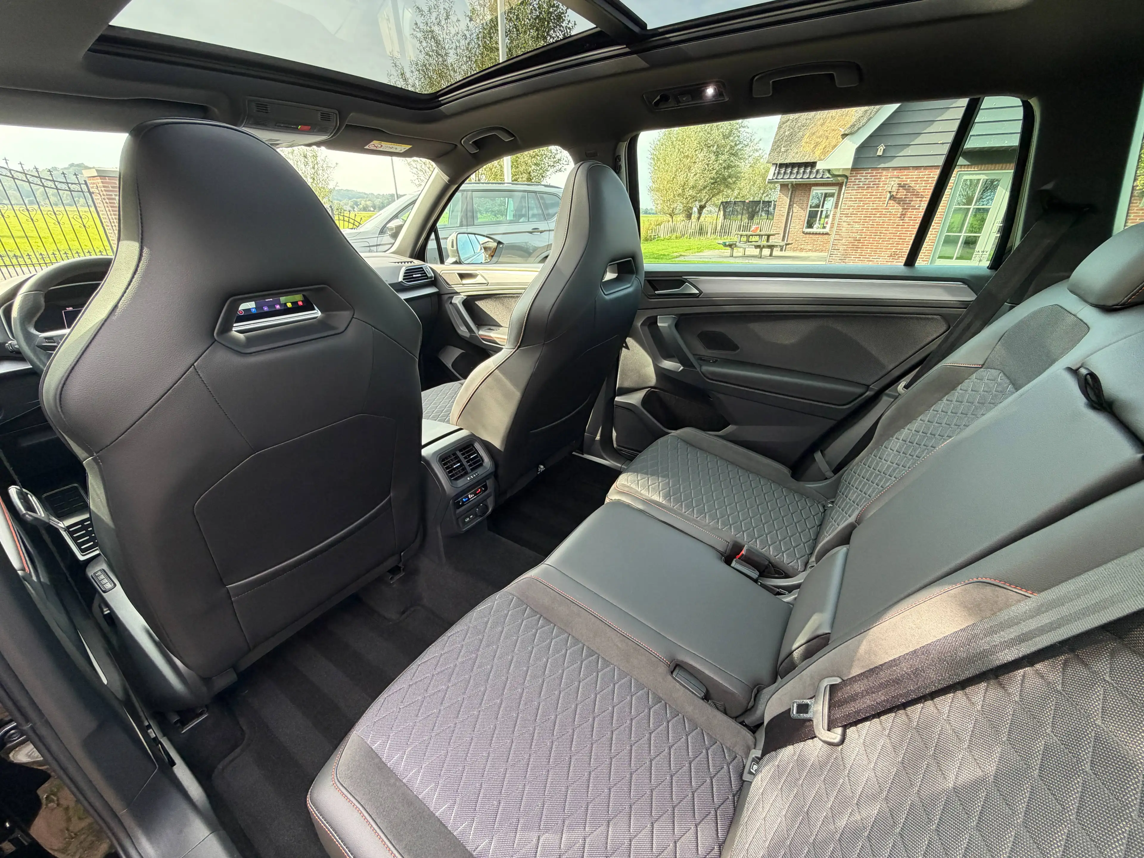 SEAT Tarraco 1.4 TSI e-Hybrid PHEV FR Pano Trkh 360 Pack XL — photo 12