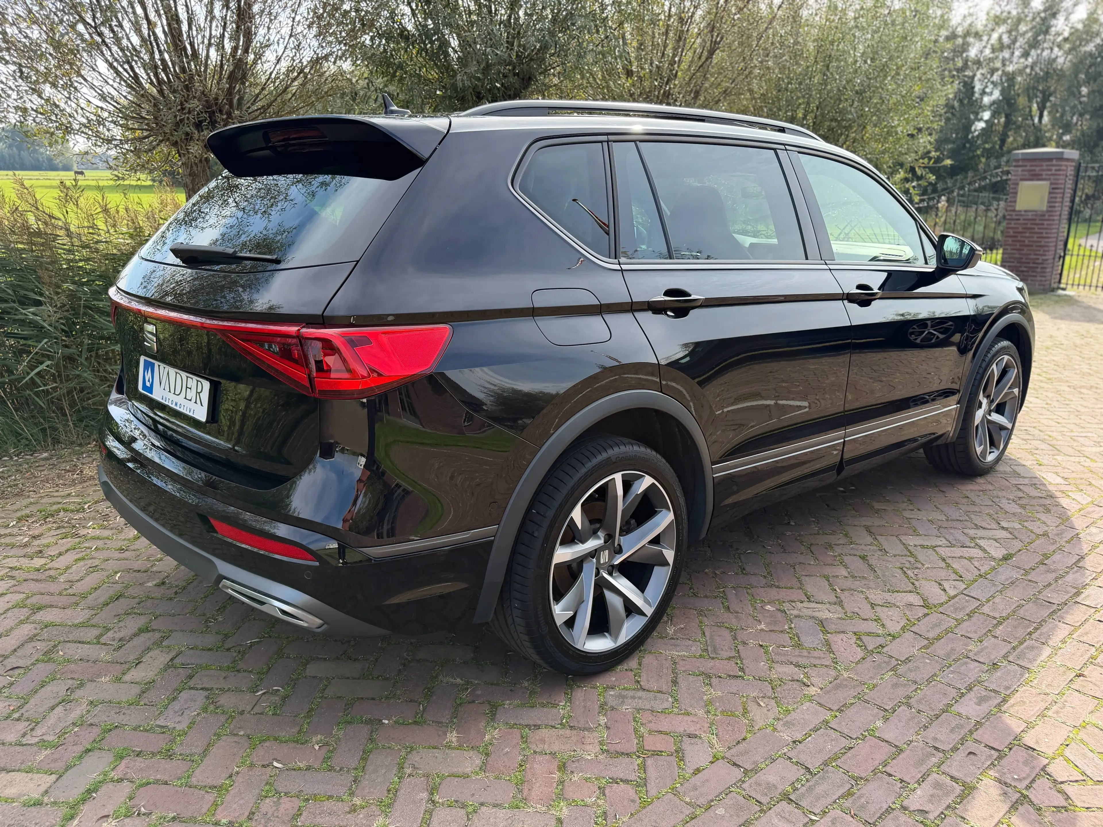 SEAT Tarraco 1.4 TSI e-Hybrid PHEV FR Pano Trkh 360 Pack XL — photo 2