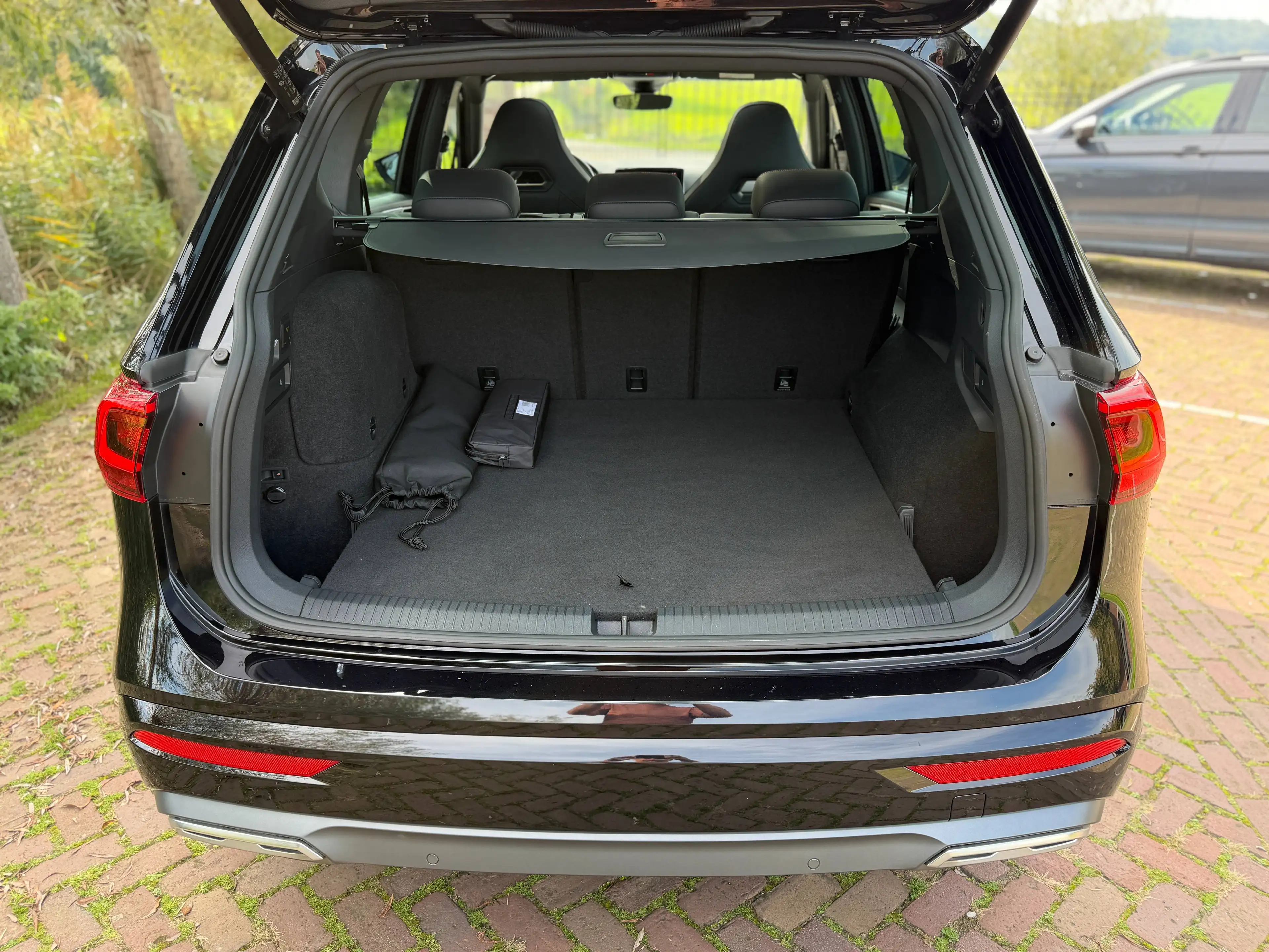 SEAT Tarraco 1.4 TSI e-Hybrid PHEV FR Pano Trkh 360 Pack XL — photo 14