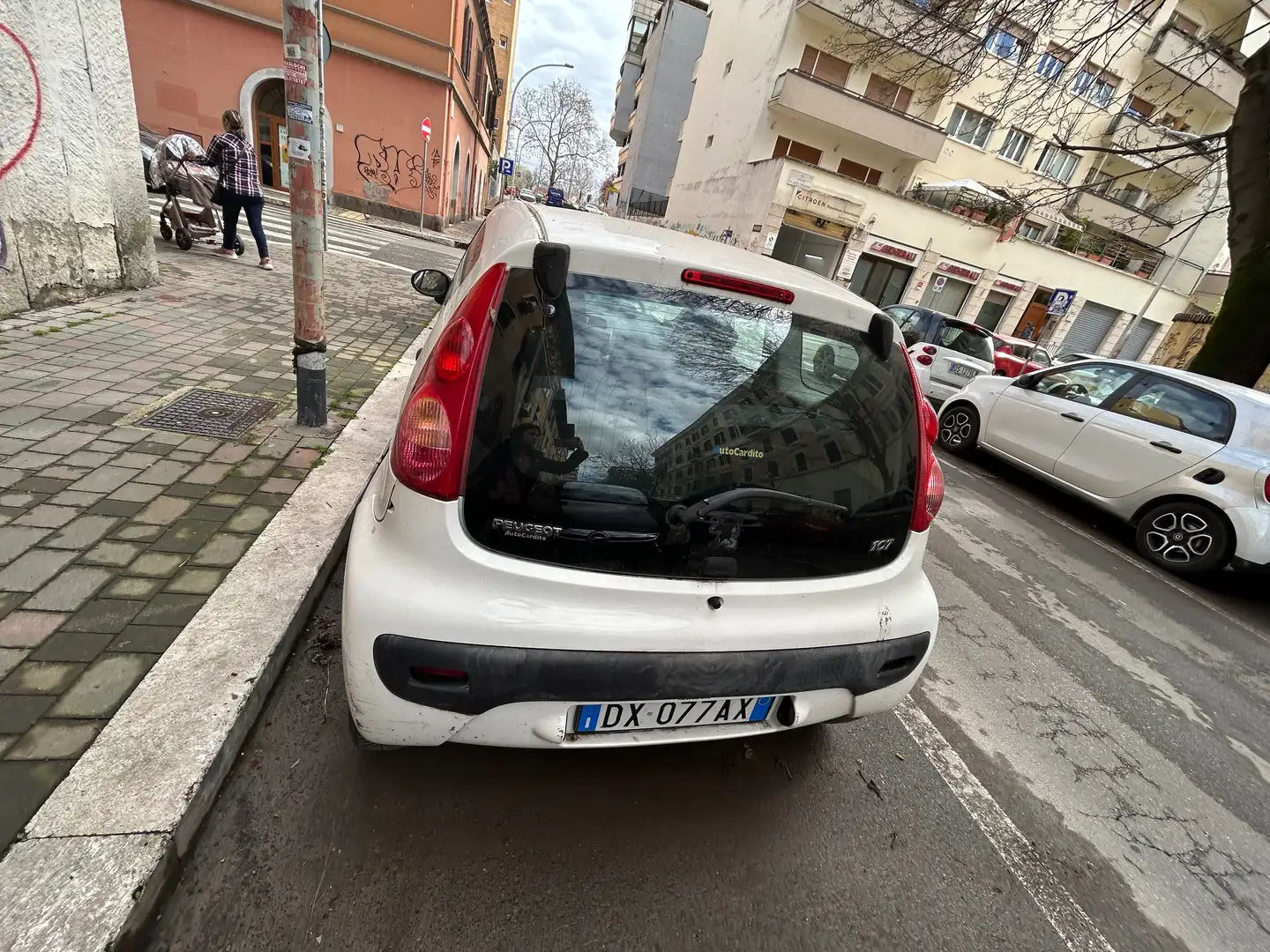 Peugeot 107 107 1.0 12v Access (desir) 3p FL Bianco - 2
