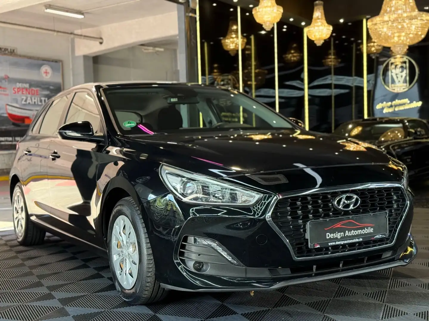 Hyundai i30 Pure Schwarz - 2