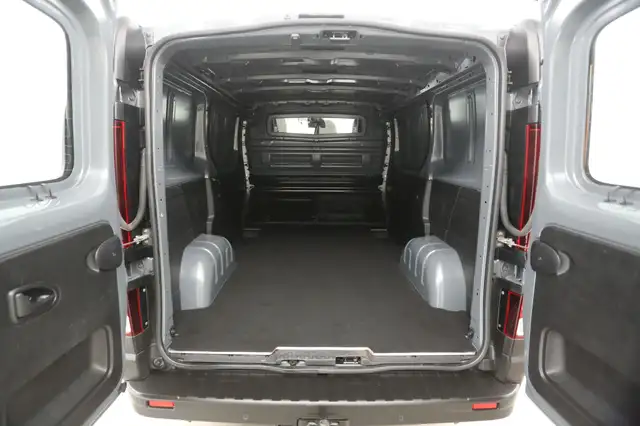 Renault Trafic view 3