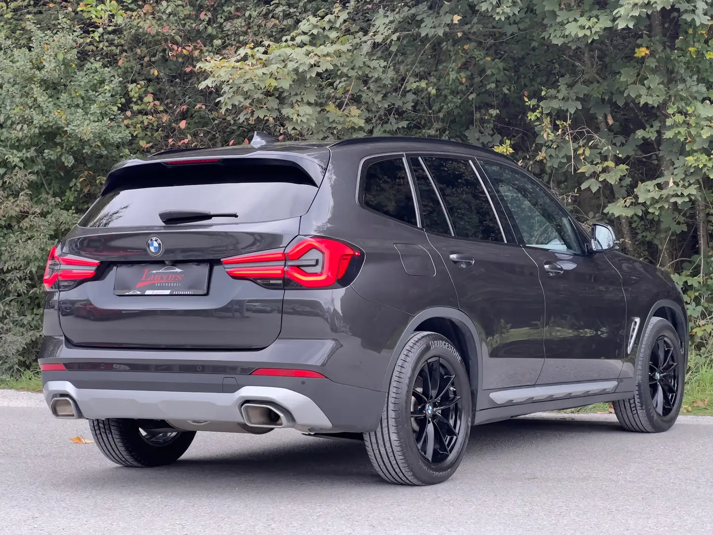 BMW X3 xDrive 20 d Aut. MY23*ACC*LED*LEDER*AHK* SHADOW-LINE*M-LENKRAD*1 BESITZ* Grau - 2