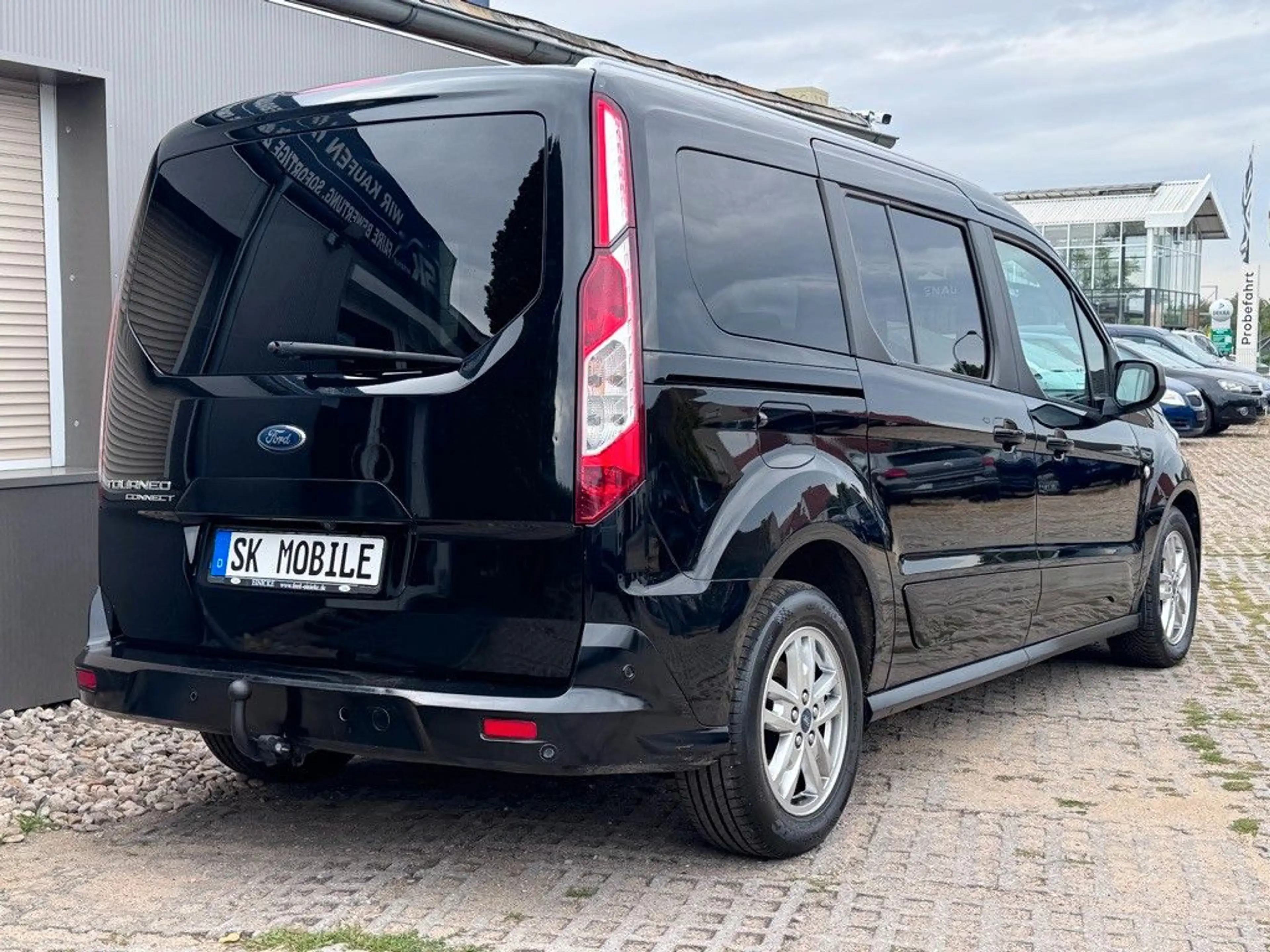 Ford Grand Tourneo Connect Titanium*NAVI*R-CAM*ACC*PA — photo 7