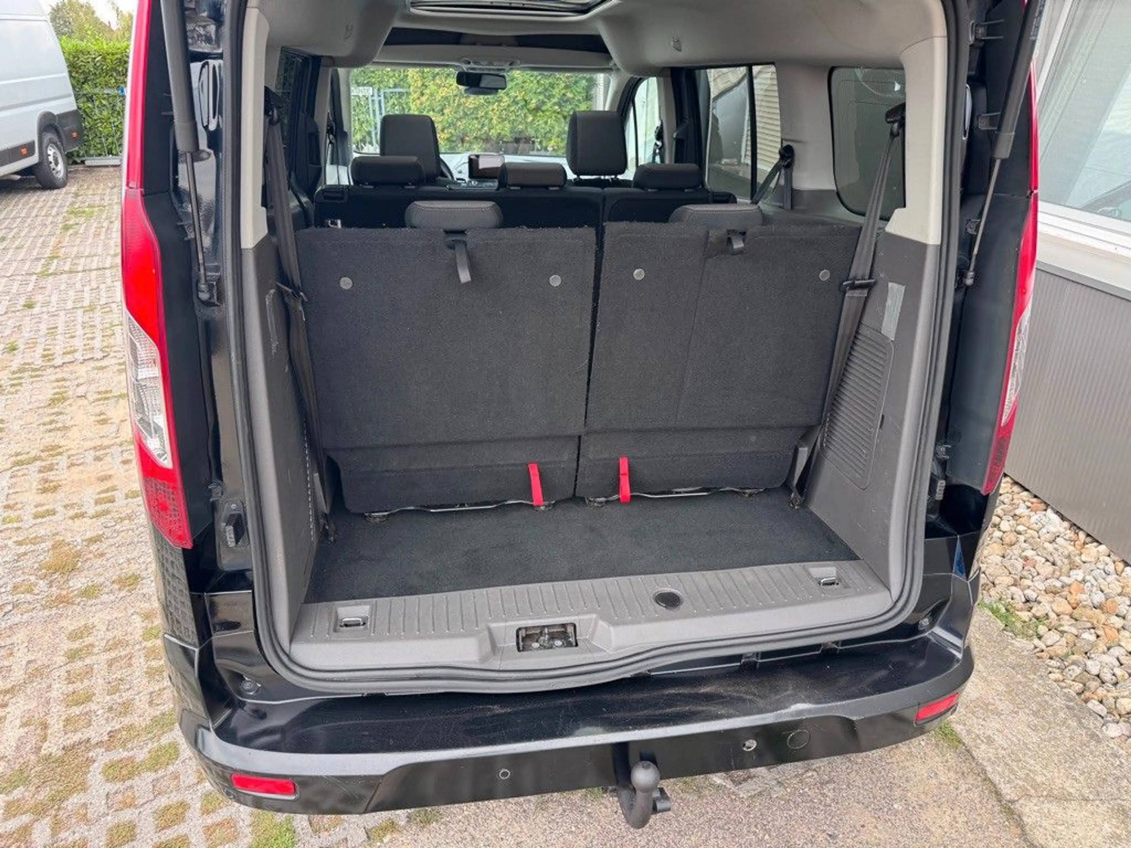 Ford Grand Tourneo Connect Titanium*NAVI*R-CAM*ACC*PA — photo 8