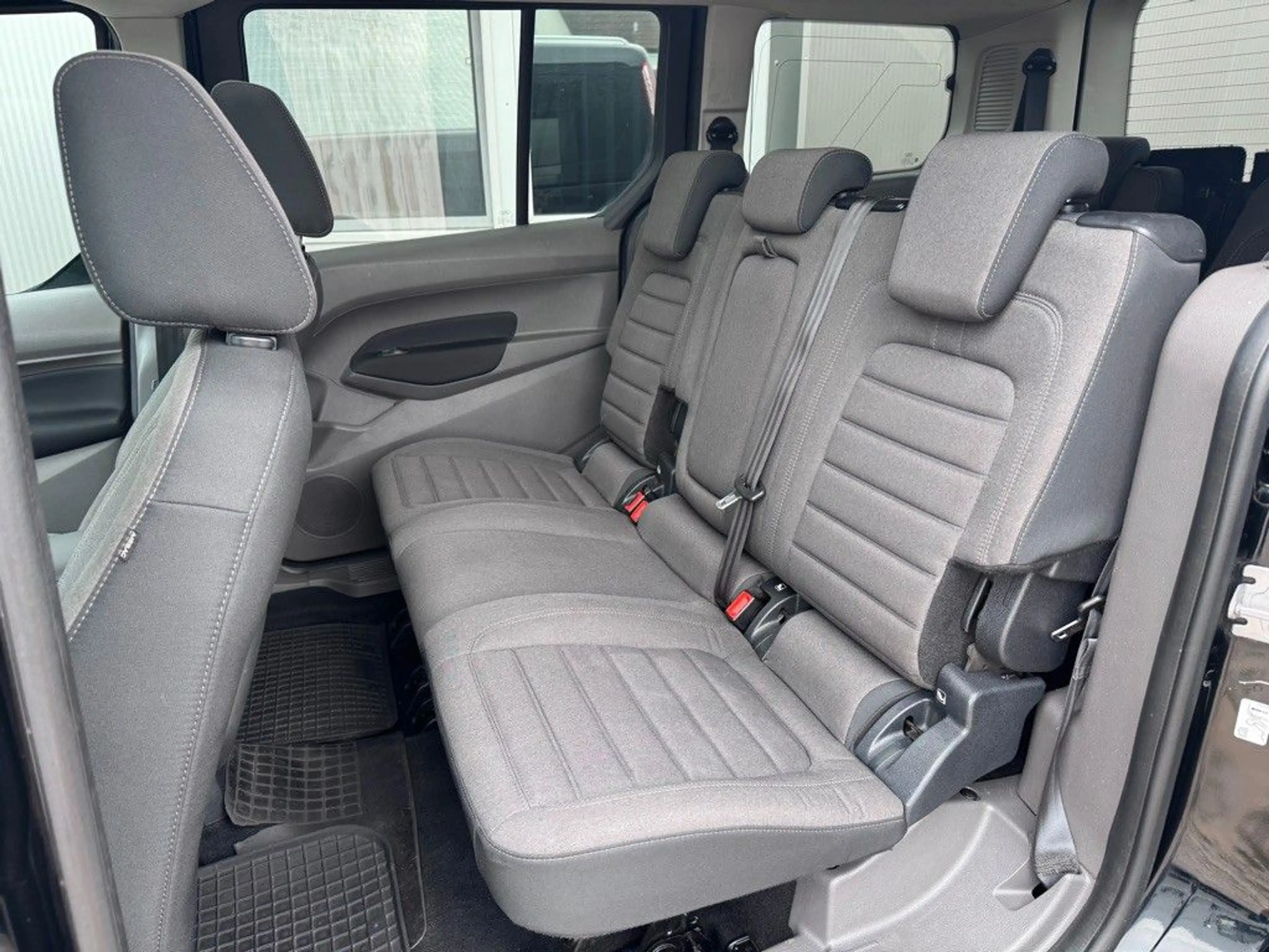 Ford Grand Tourneo Connect Titanium*NAVI*R-CAM*ACC*PA — photo 12