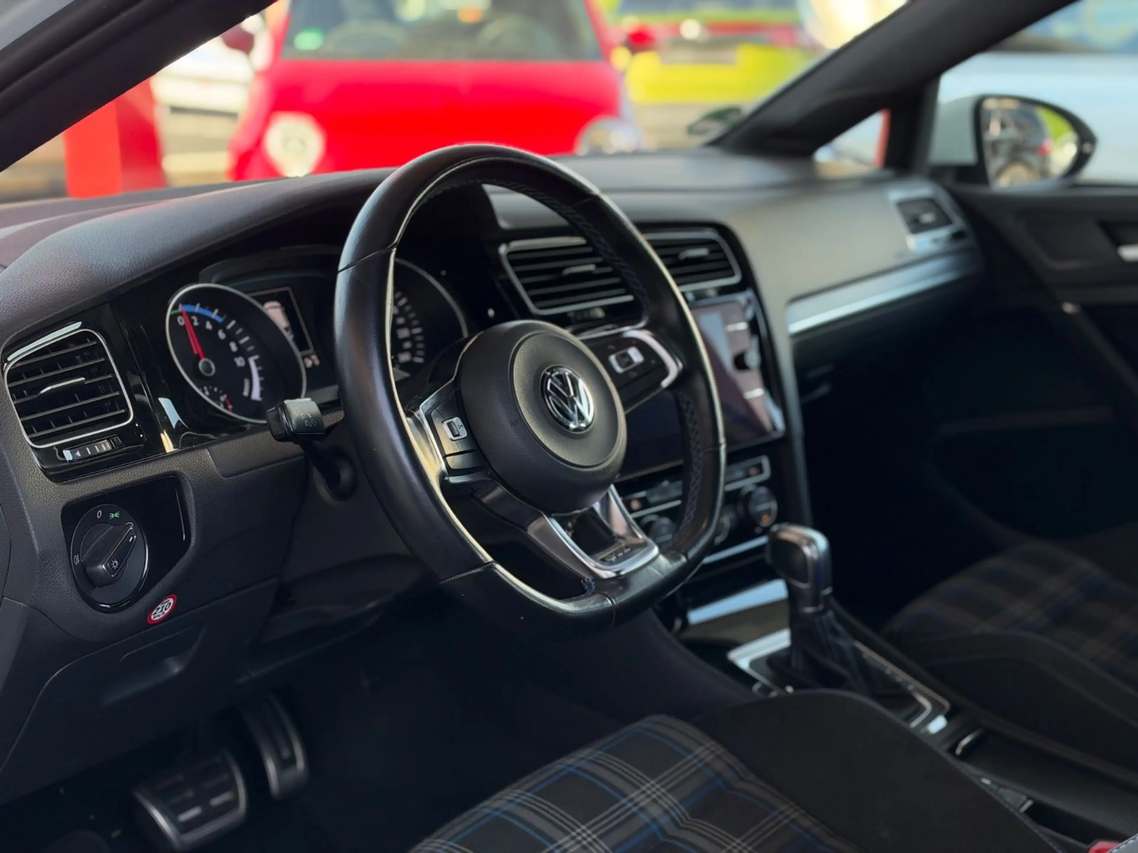 Volkswagen Golf VII Lim. GTE LED/NAVI/SHZ/KAMERA/AAC/BT — photo 9