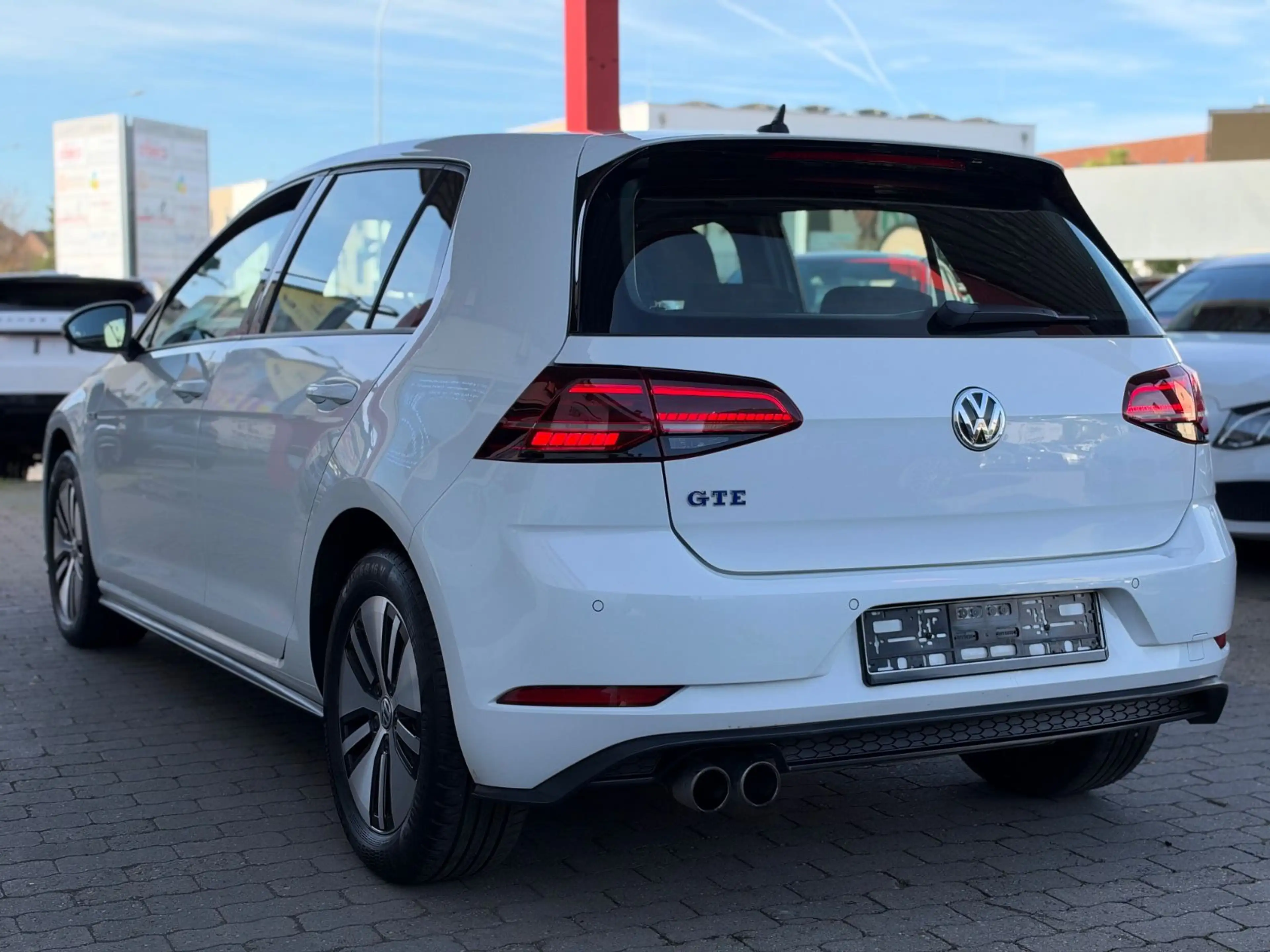 Volkswagen Golf VII Lim. GTE LED/NAVI/SHZ/KAMERA/AAC/BT — photo 6