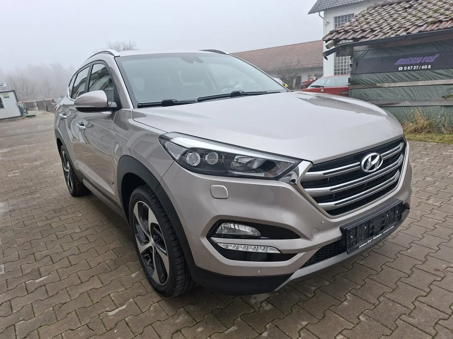 Hyundai TUCSON Premium 4WD Beige - 2