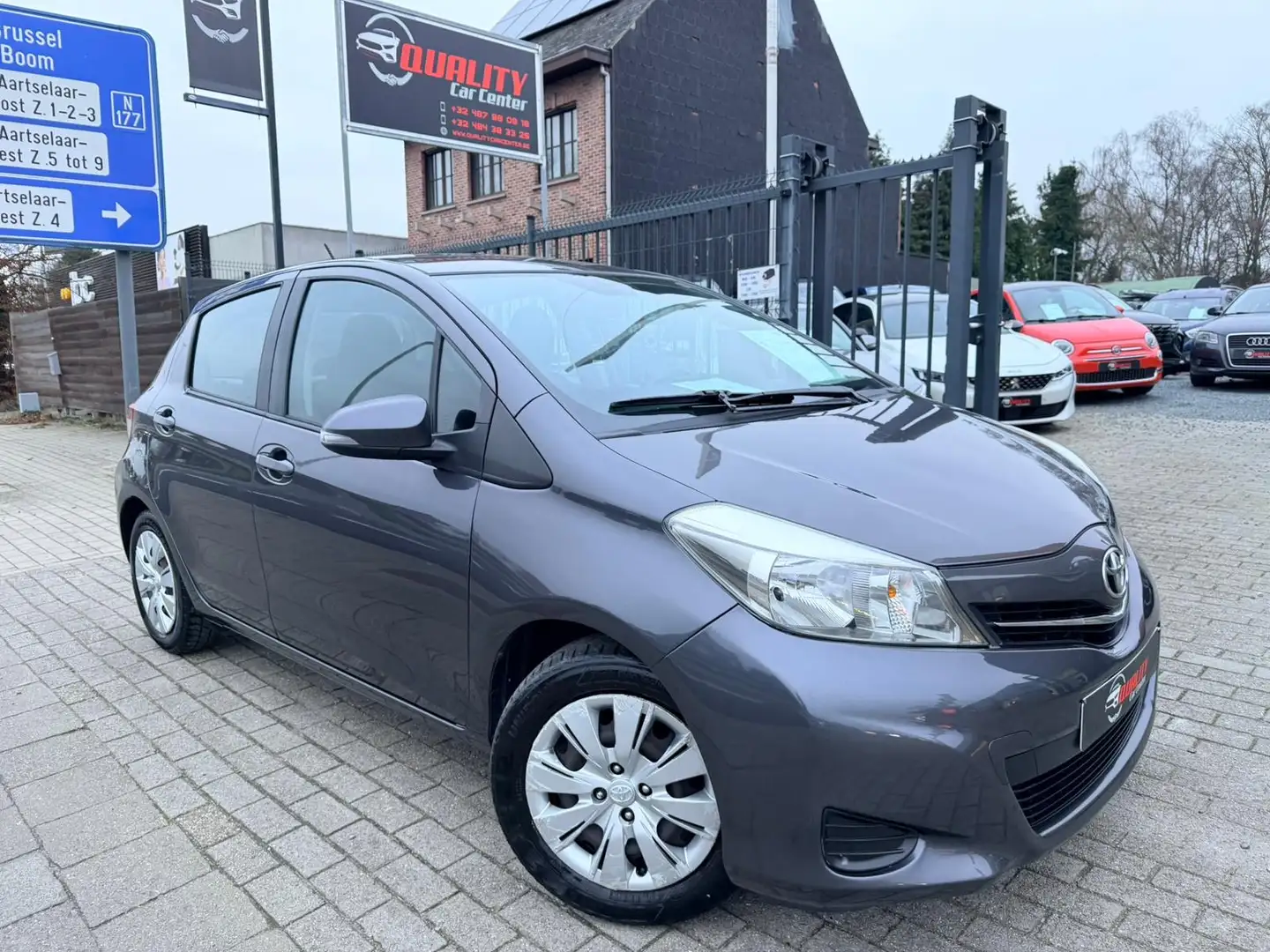Toyota Yaris 1.0 VVT-i  122000 km  GARANTIE Gris - 1