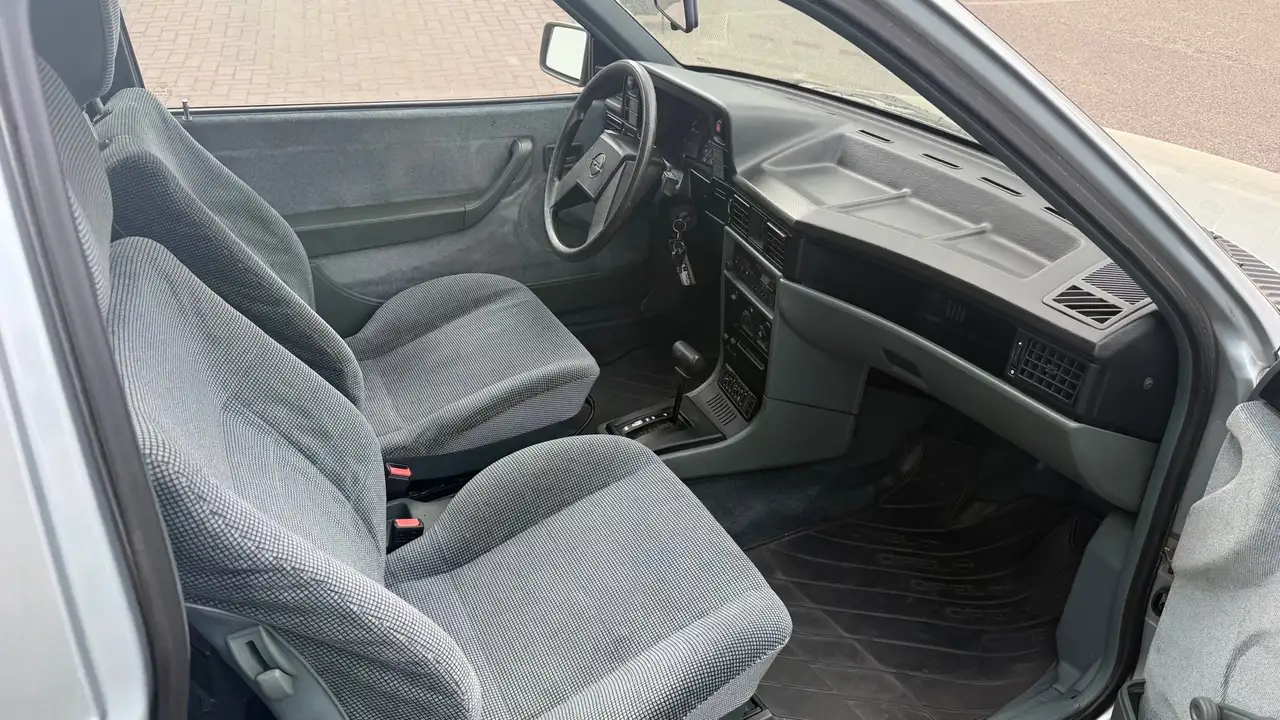 Opel Kadett e GL Oldtimer H-Kennz Tüv-Neu Automatik, foto 10
