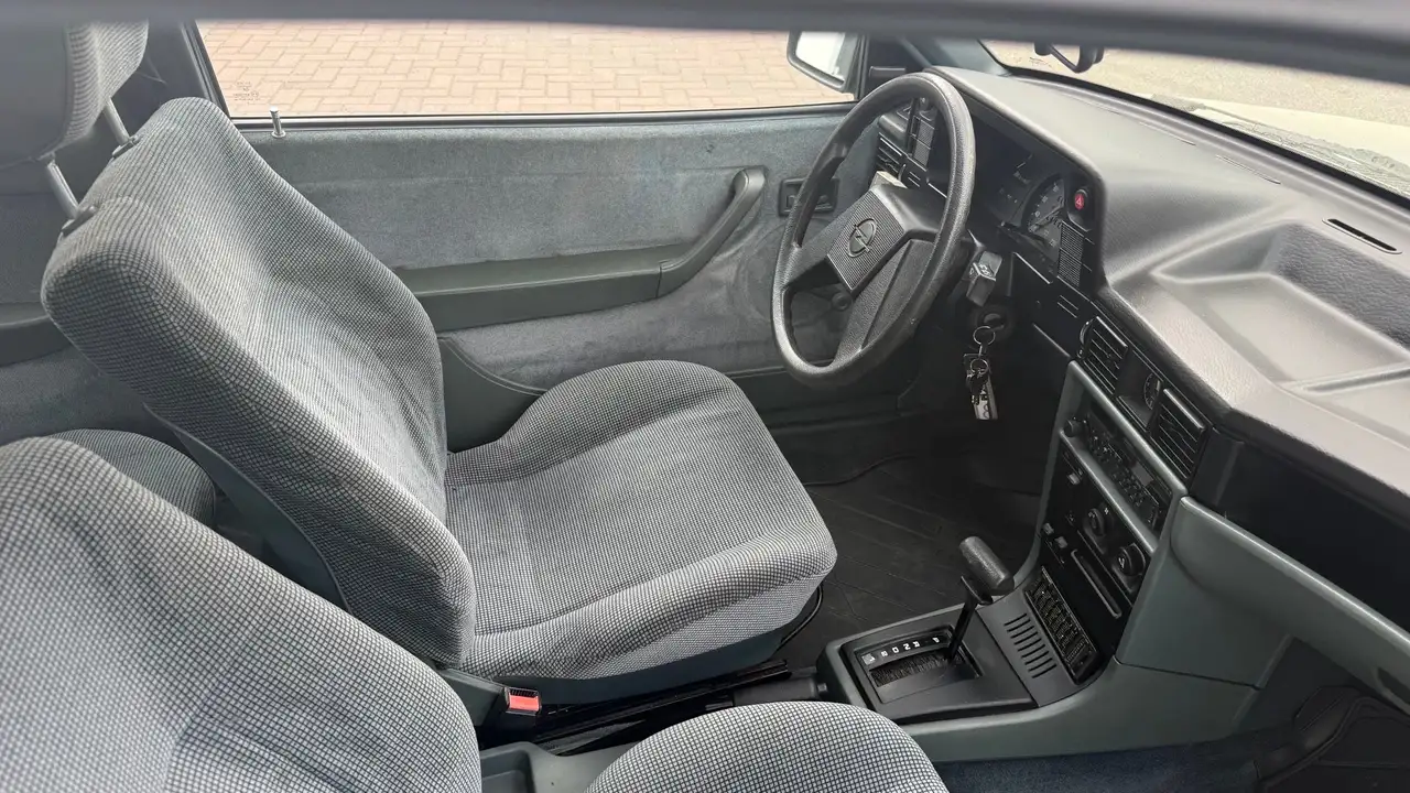 Opel Kadett e GL Oldtimer H-Kennz Tüv-Neu Automatik, foto 11