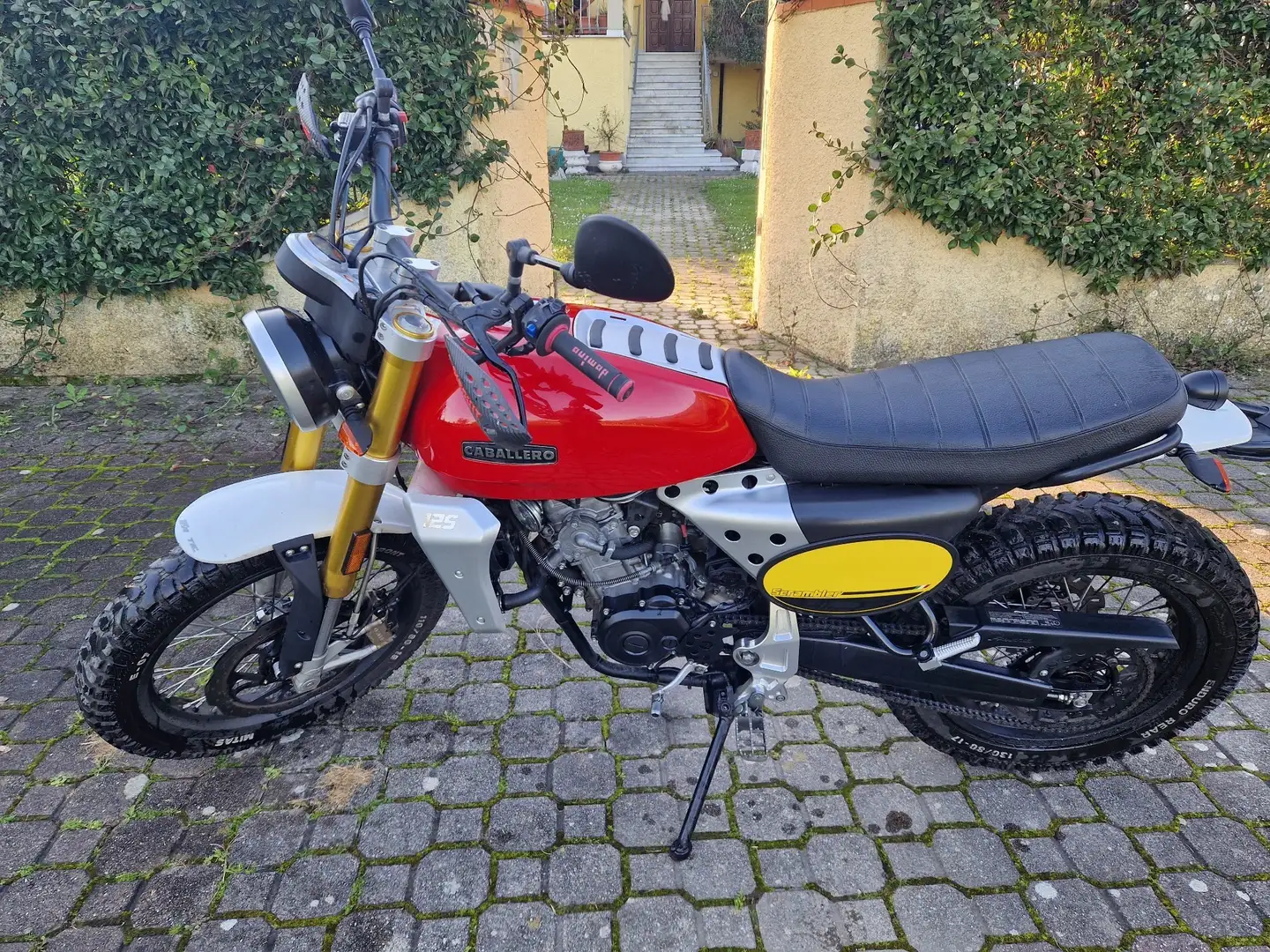 Fantic Caballero 125 Scrambler Roşu - 2