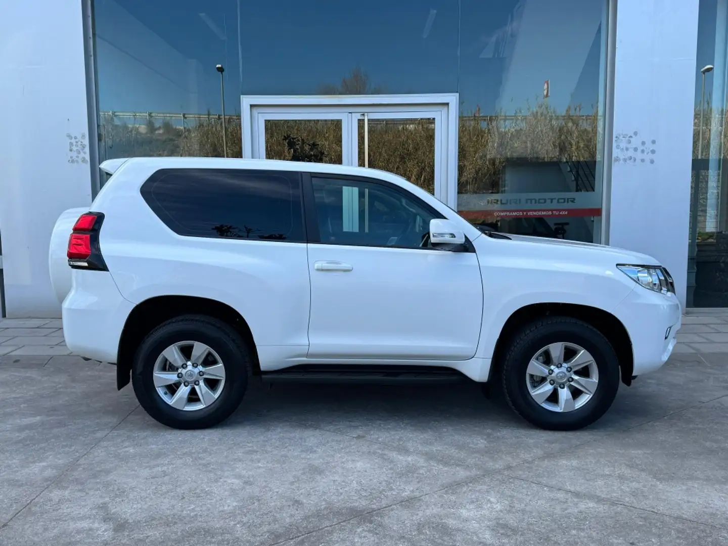 Toyota Land Cruiser D-4D VX Aut. Blanco - 1