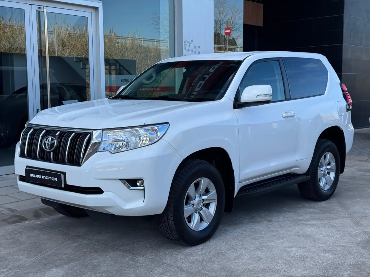 Toyota Land Cruiser D-4D VX Aut. Blanco - 2