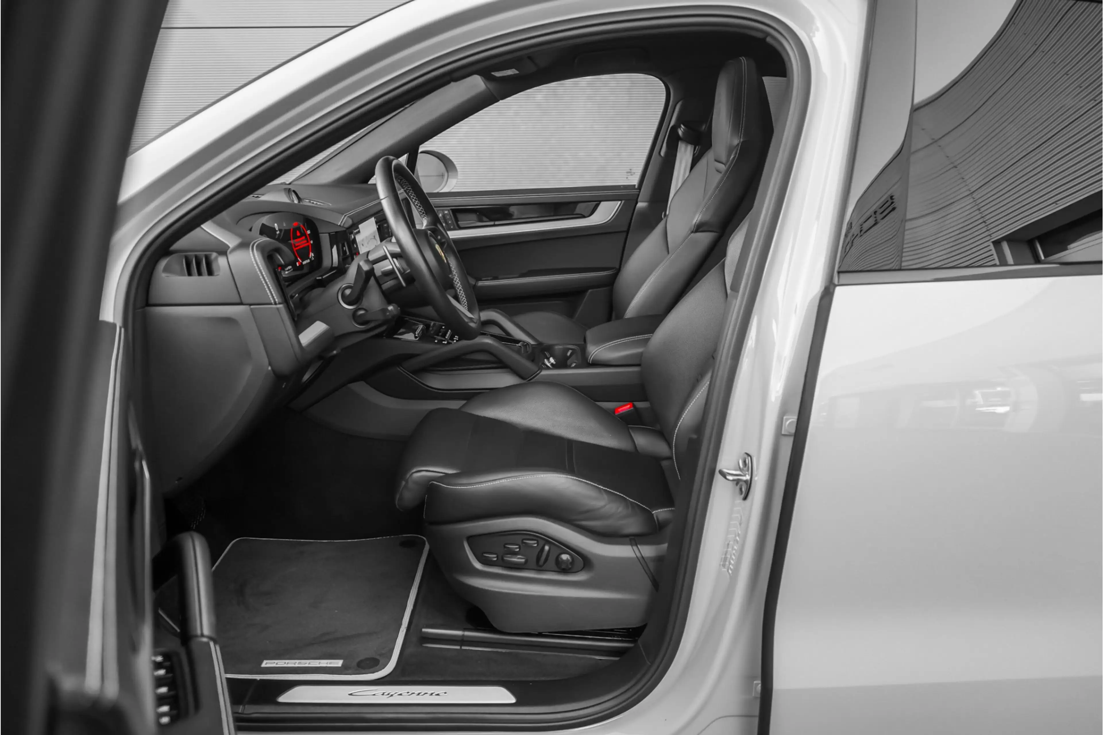 Porsche Cayenne Coupé 3.0 E-Hybrid Sport Design Pano ACC Stoelvent — photo 4
