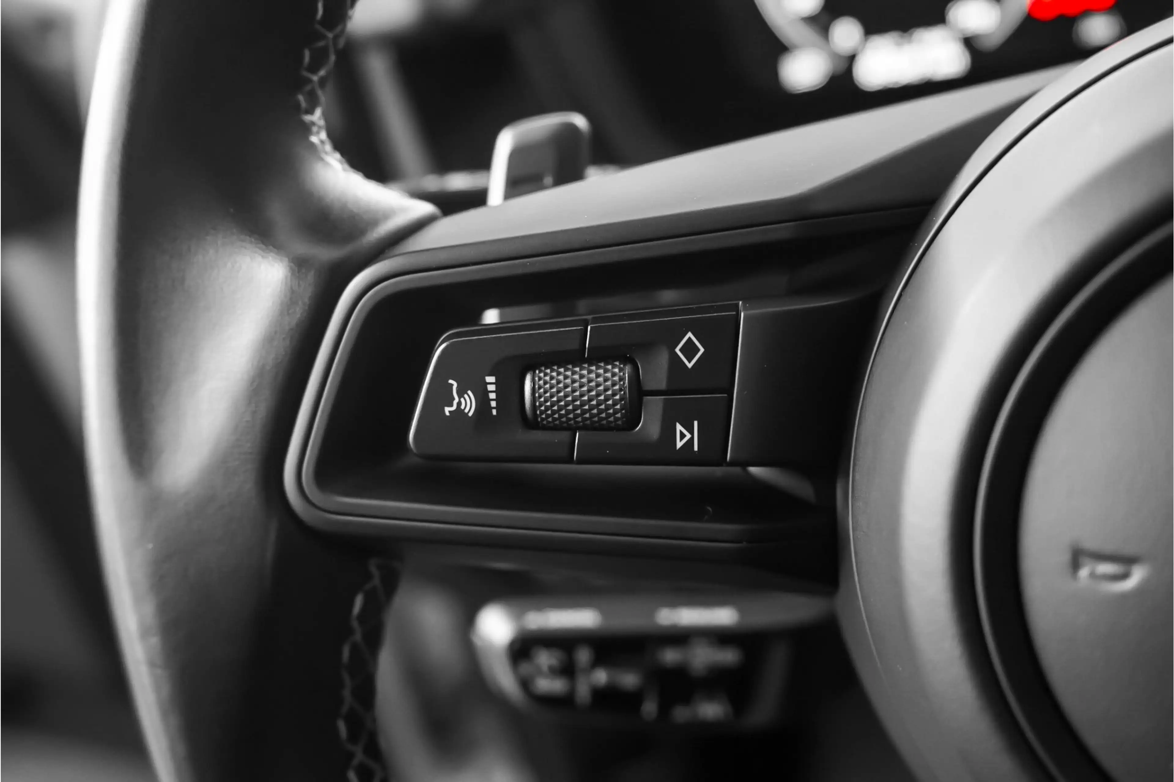 Porsche Cayenne Coupé 3.0 E-Hybrid Sport Design Pano ACC Stoelvent — photo 41