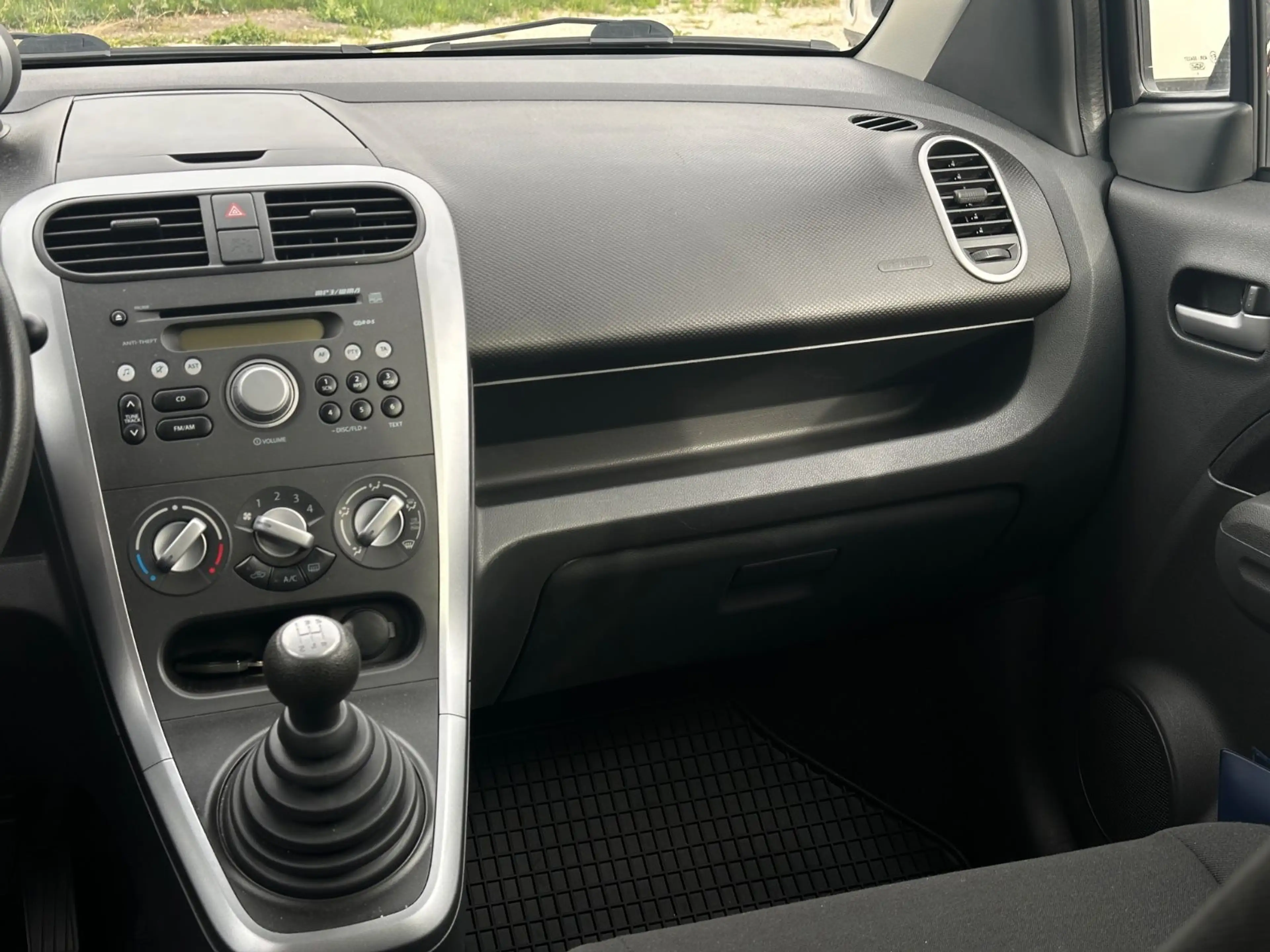 Suzuki Splash Club *SHZ*elektr. FH*4-Türer*wenig km* — photo 15