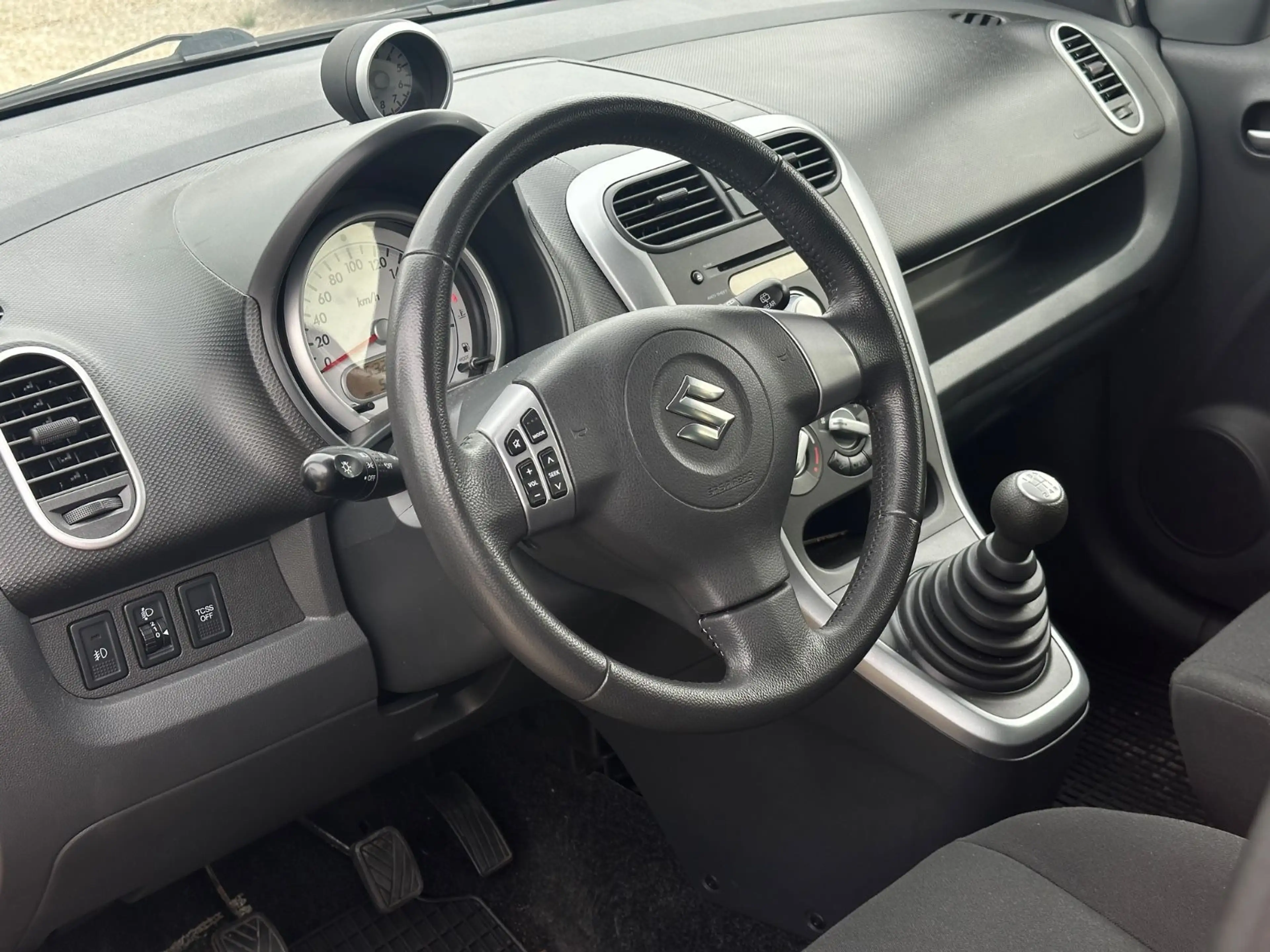 Suzuki Splash Club *SHZ*elektr. FH*4-Türer*wenig km* — photo 8