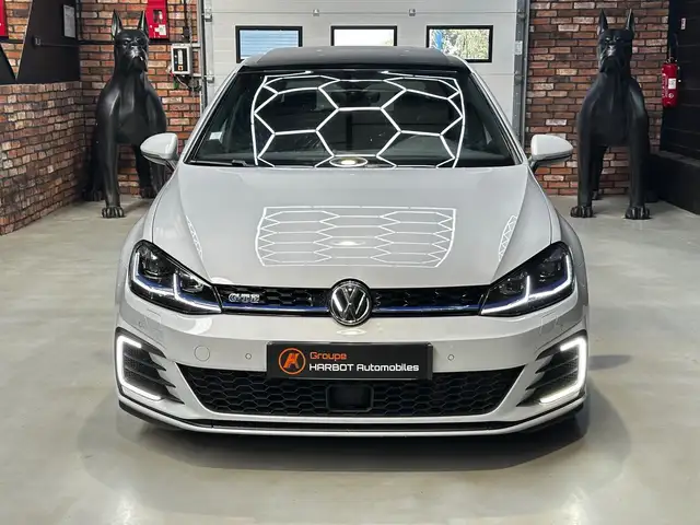 Volkswagen Golf view 2