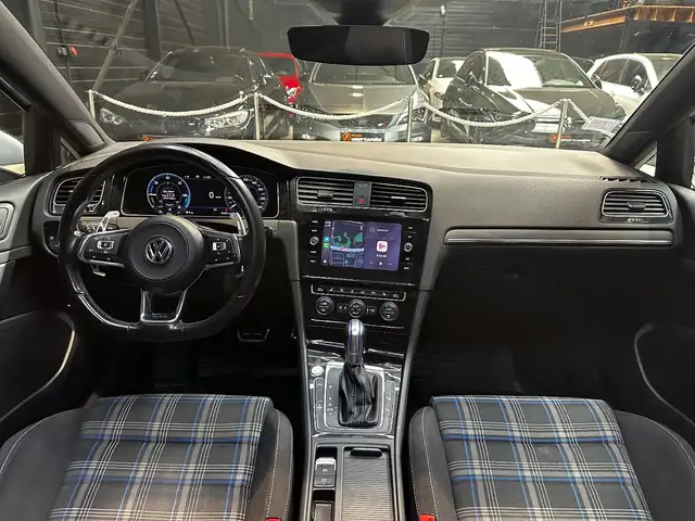 Volkswagen Golf view 13