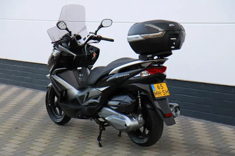 Kawasaki J300 - foto 7
