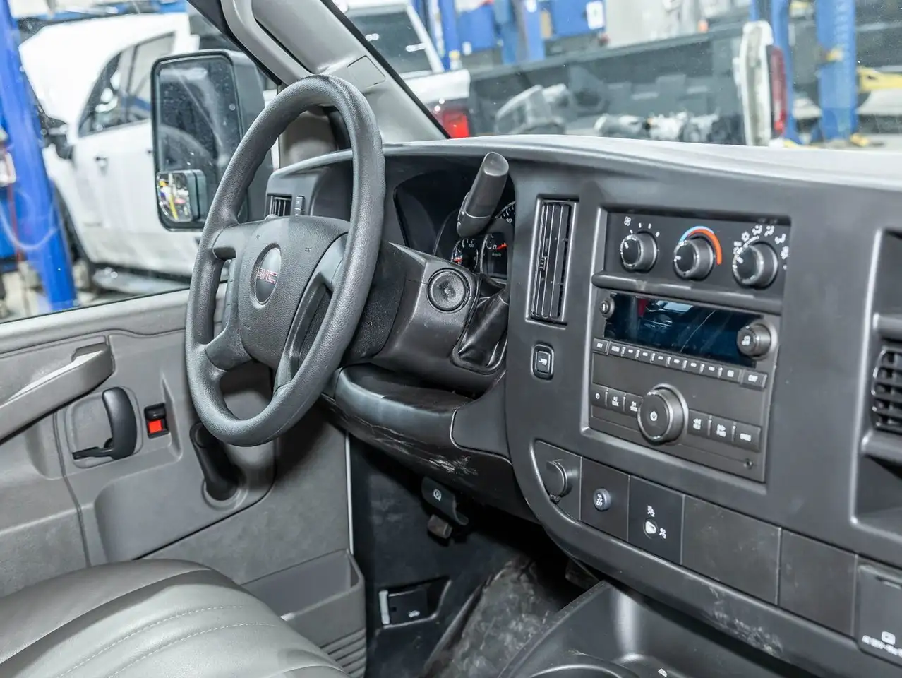 GMC Savana 3500 fotografie GMC Savana 3500