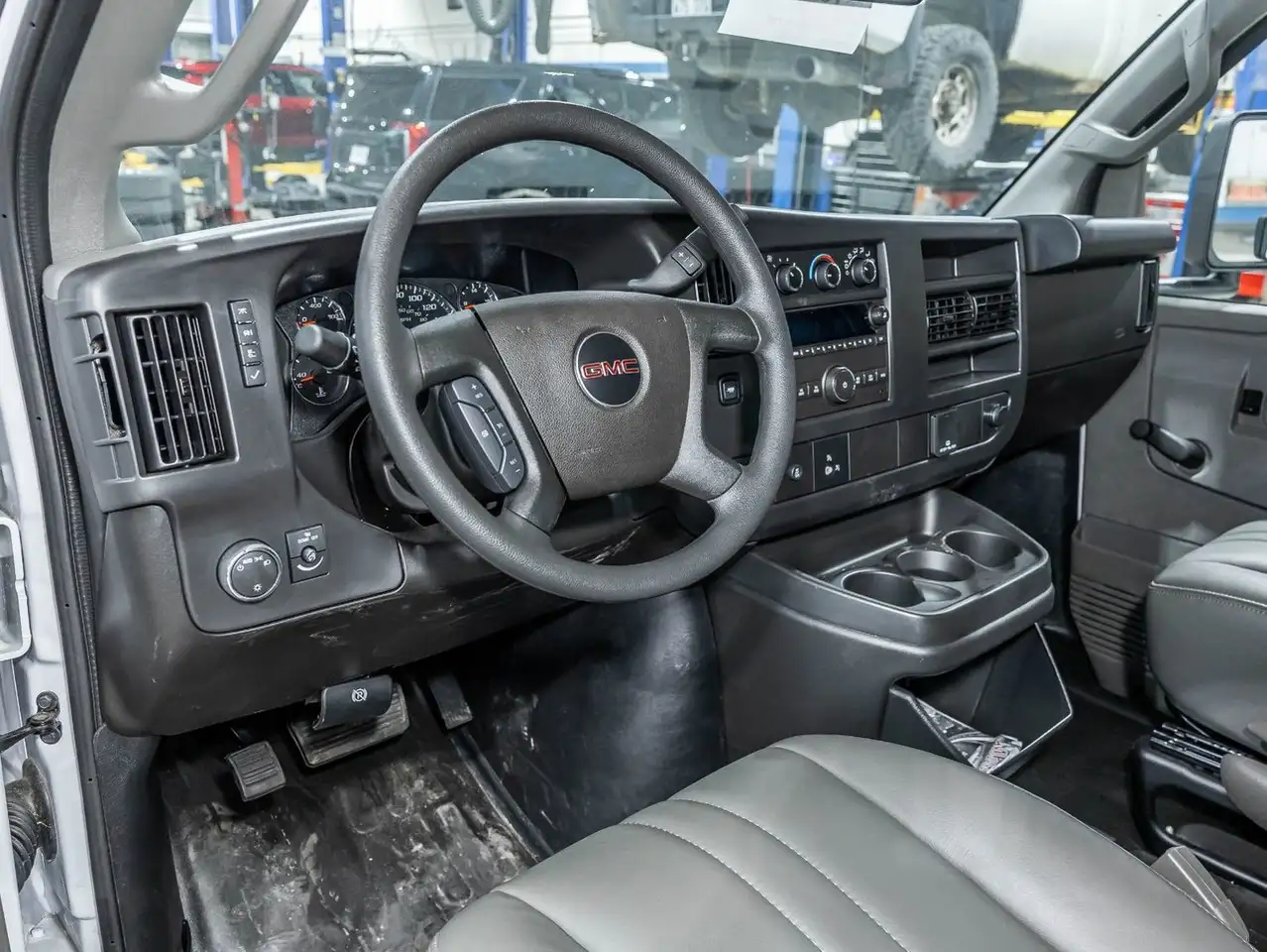 GMC Savana 3500 fotografie GMC Savana 3500