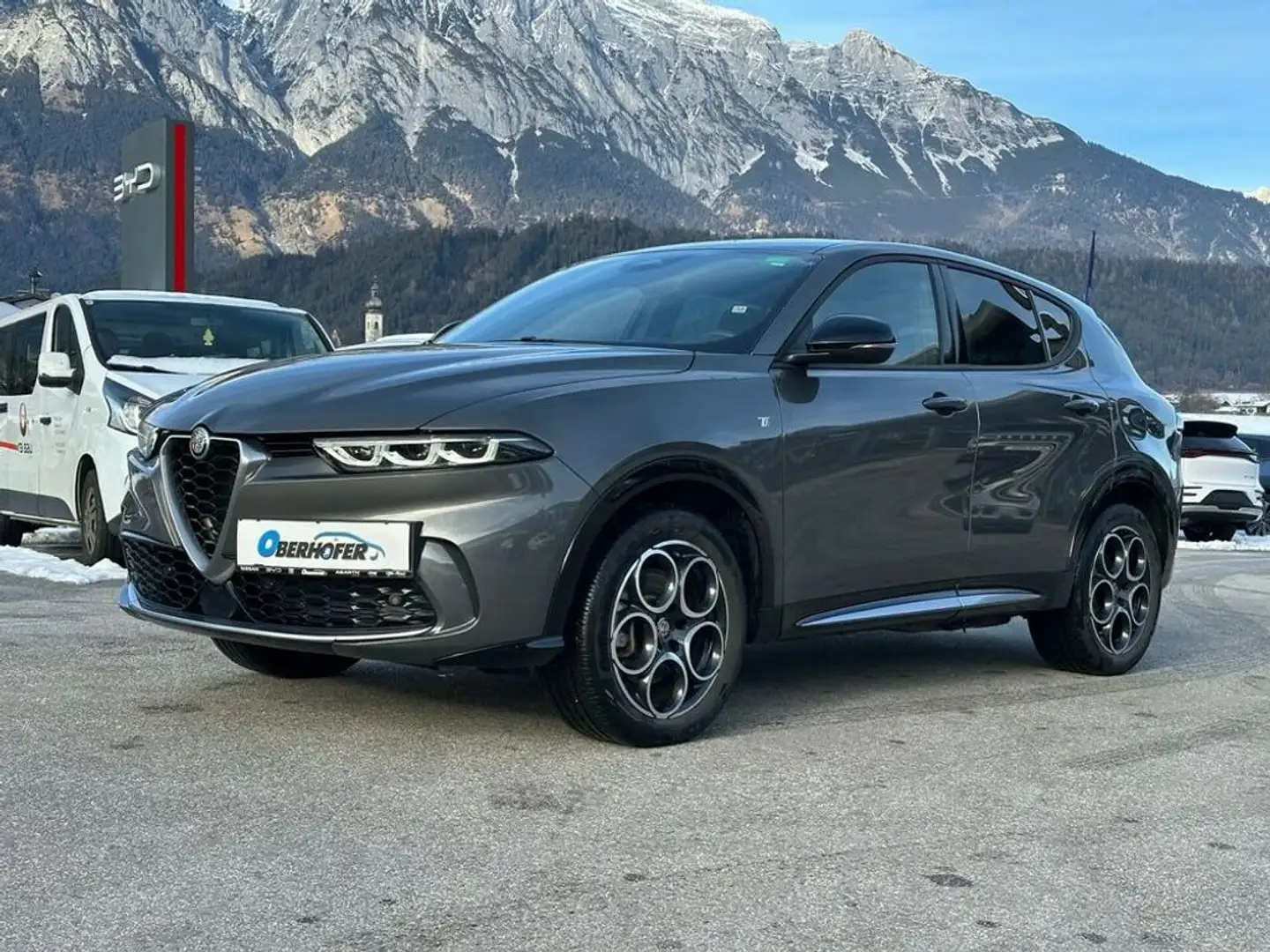 Alfa Romeo Tonale Ti Plug-In-Hybrid 280PS *Allrad* Grau - 2