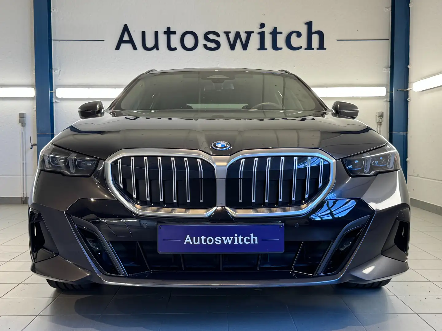 BMW 530 e xDrive Touring - M Sport/Driv.Ass.+/B&W/Trekhaak Gris - 2