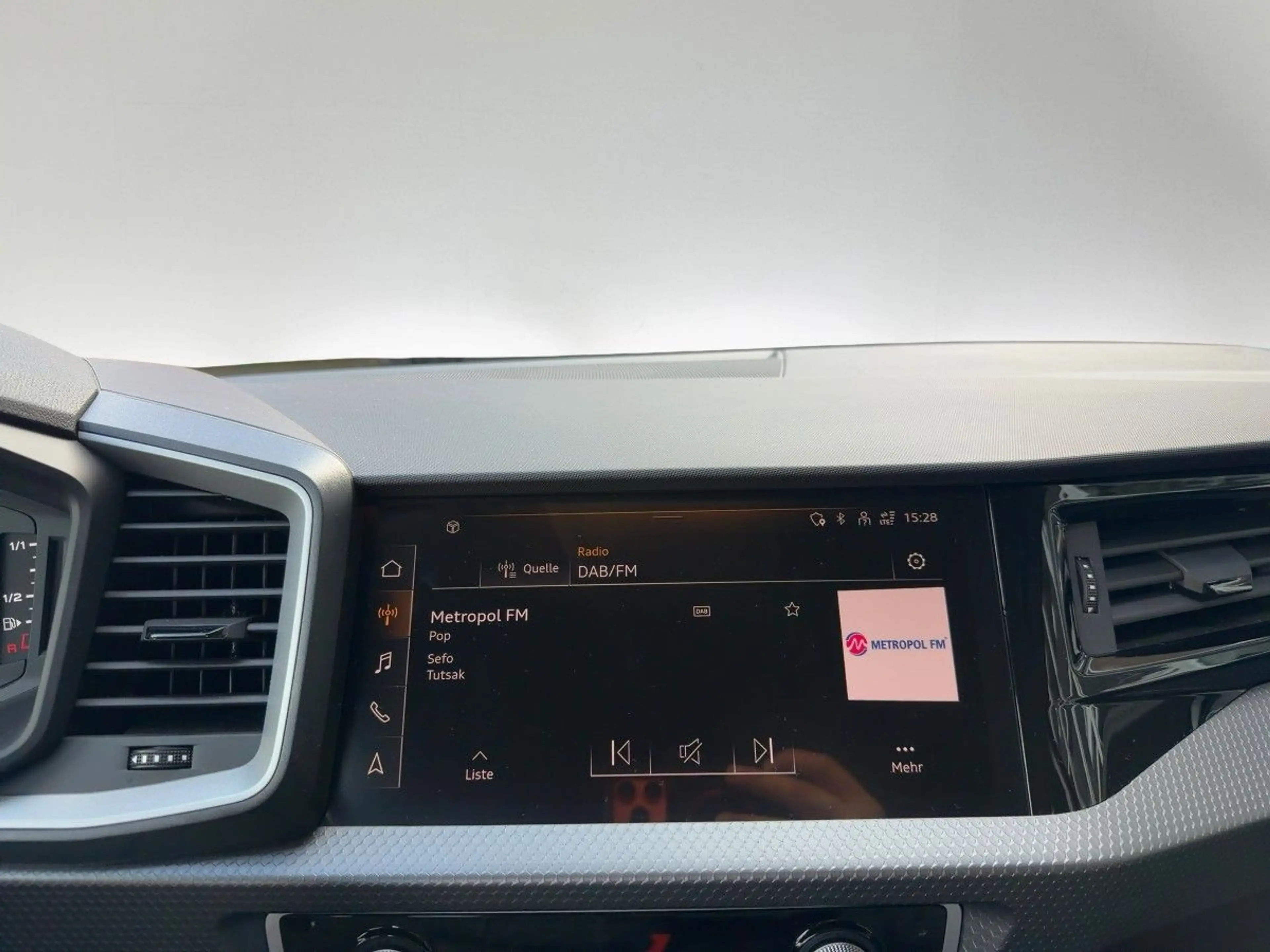 Audi A1 25 TFSI S line S tronic LED LM18 Si — photo 14