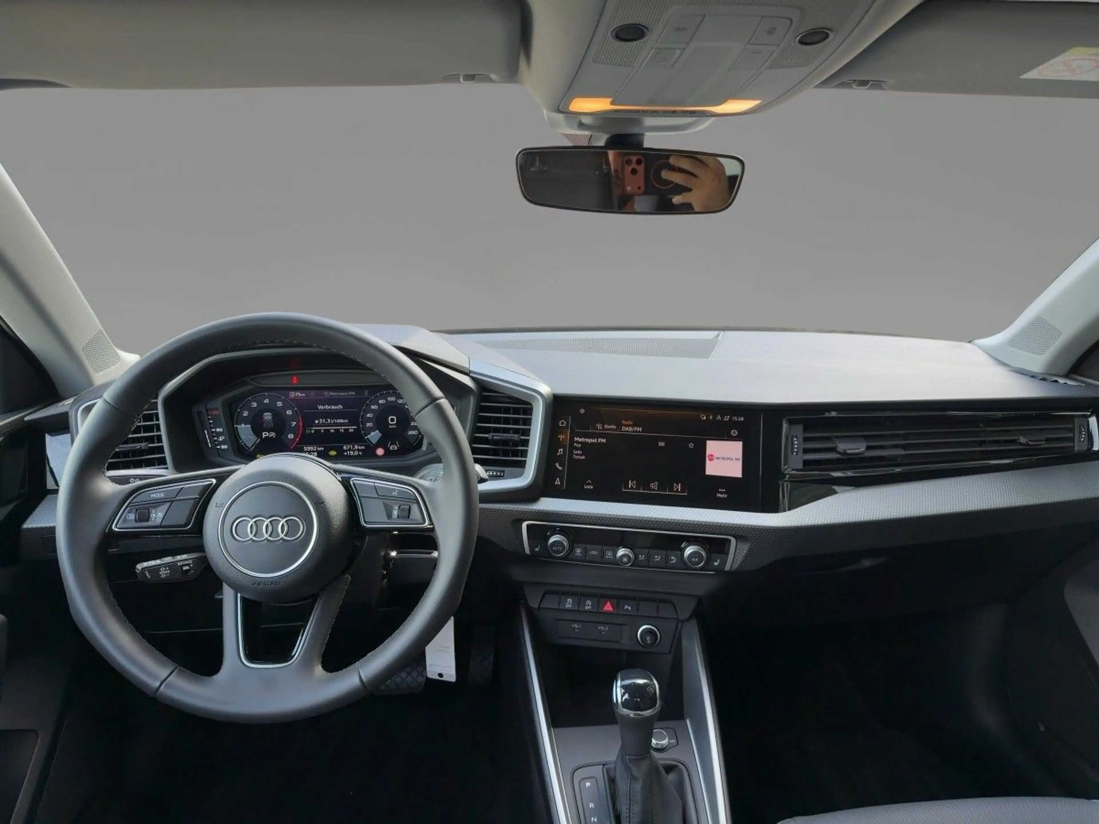 Audi A1 25 TFSI S line S tronic LED LM18 Si — photo 12