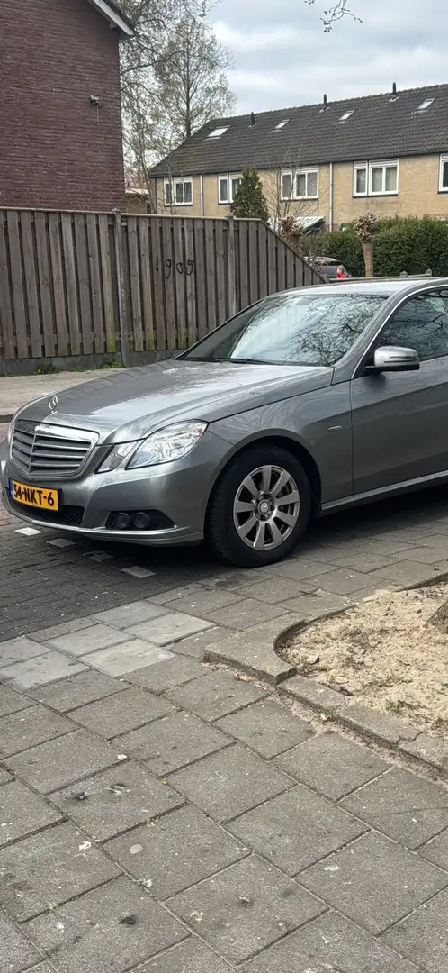 Mercedes-Benz E 220 CDI Sedan Automaat Grijs - 1