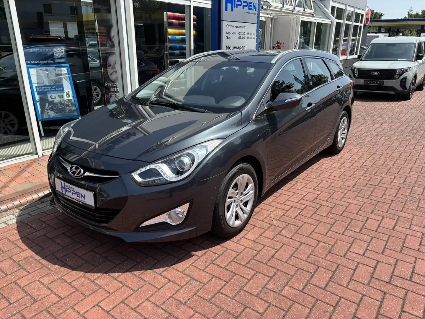 Hyundai i40 Kombi 1.6 Comfort Šedá - 1