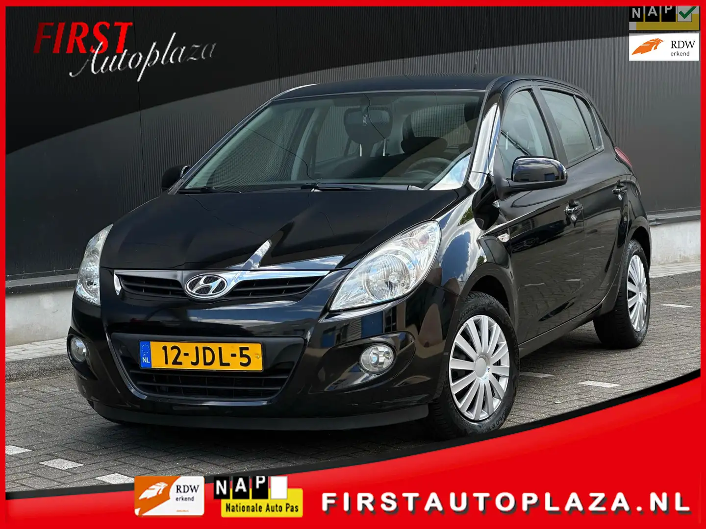 Hyundai i20 1.4i DynamicVersion 5-DEURS AIRCO/USB/AUX | NETTE Zwart - 1