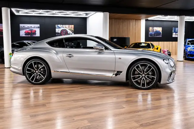 Bentley Continental GT view 8