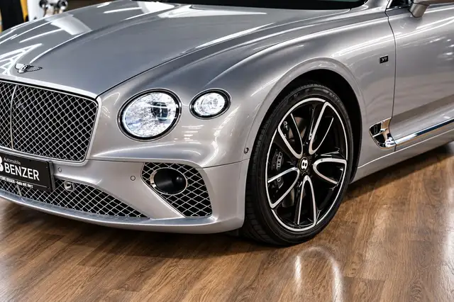 Bentley Continental GT view 3